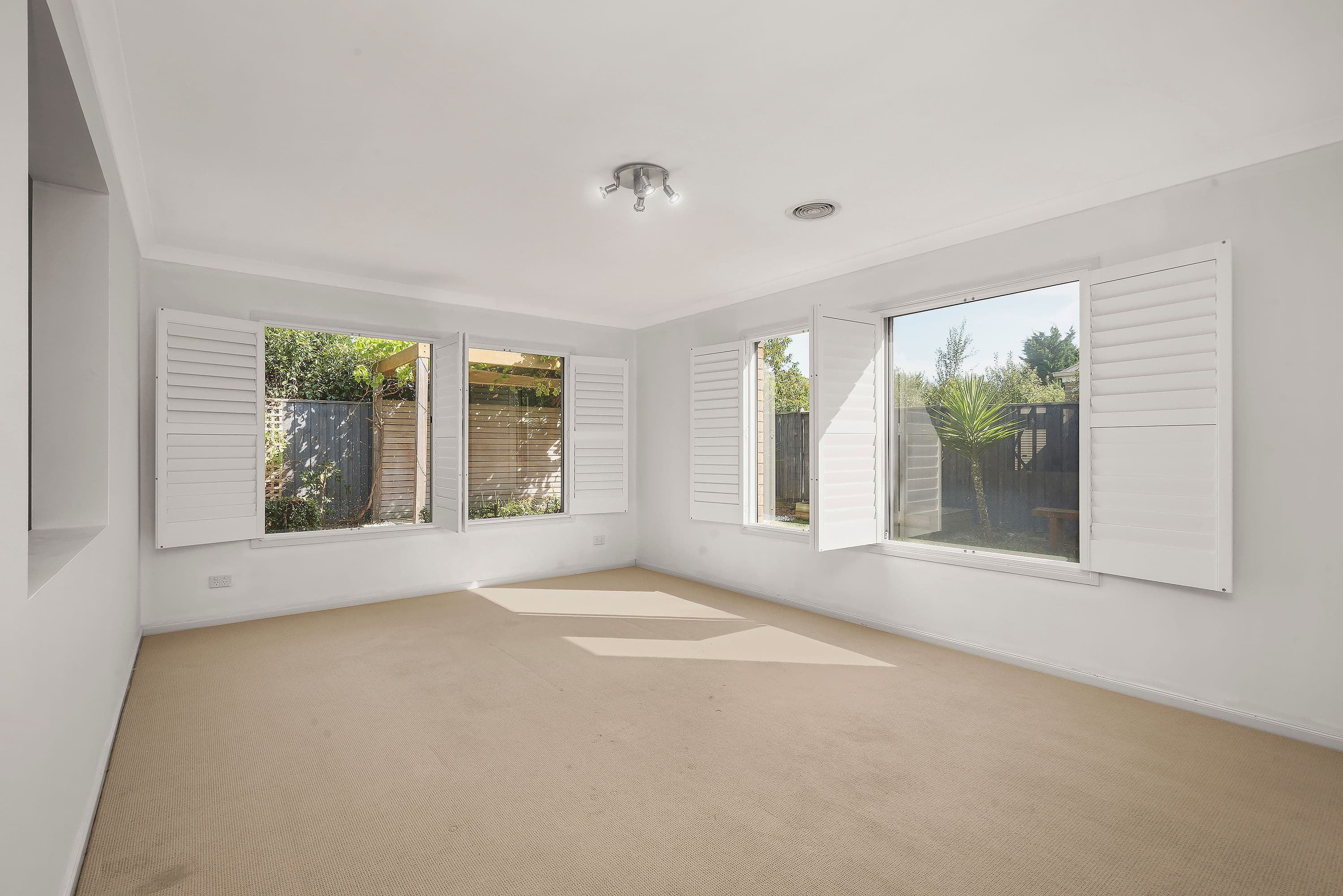 4 Castawellan Street, Lyndhurst VIC 3975, Lyndhurst - Thumbnail 3
