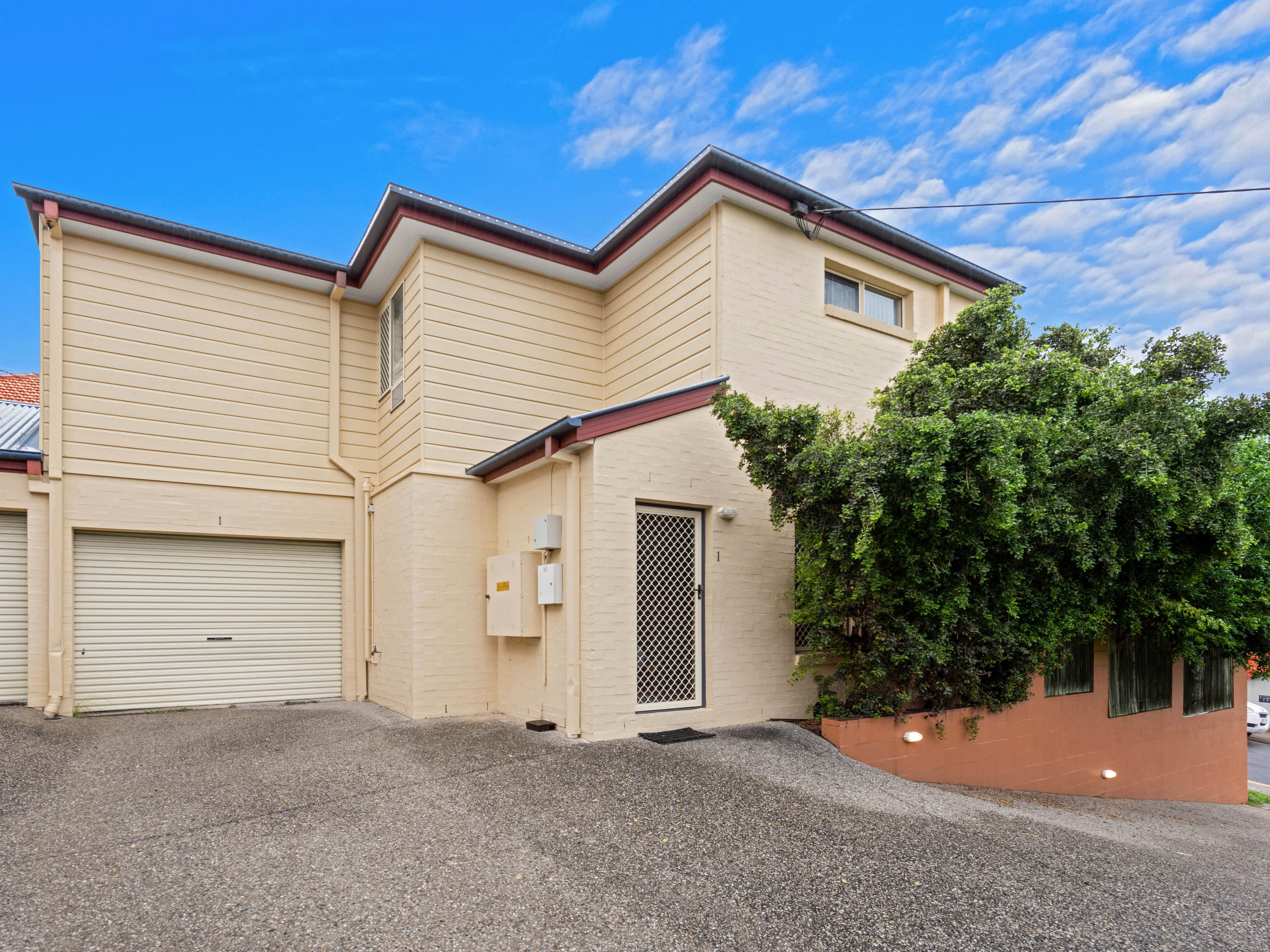 18 Lockhart Street, Woolloongabba QLD 4102, Woolloongabba - Image 1
