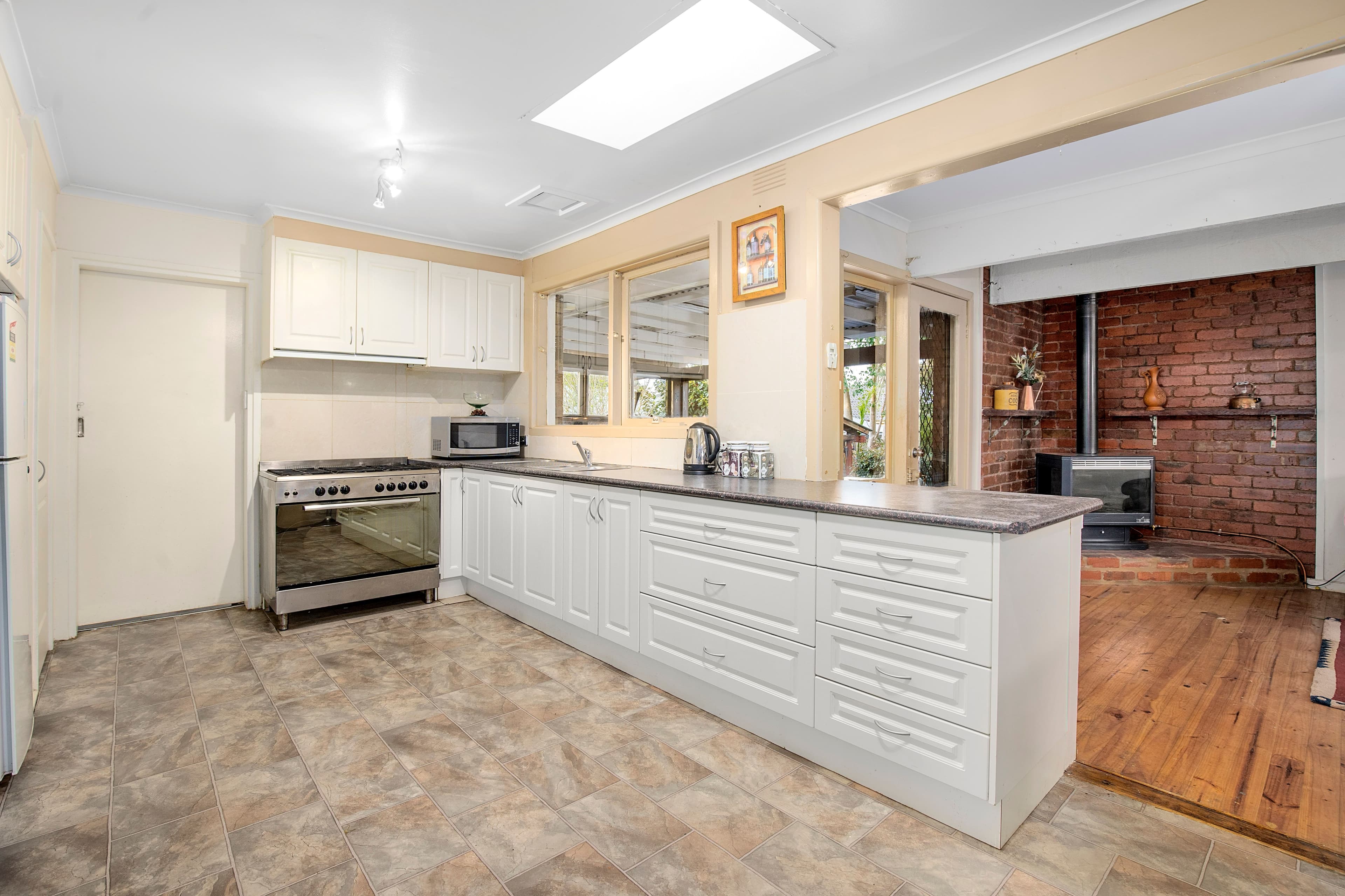 13 Linda Crescent, Ferntree Gully VIC 3156, Ferntree Gully - Thumbnail 2