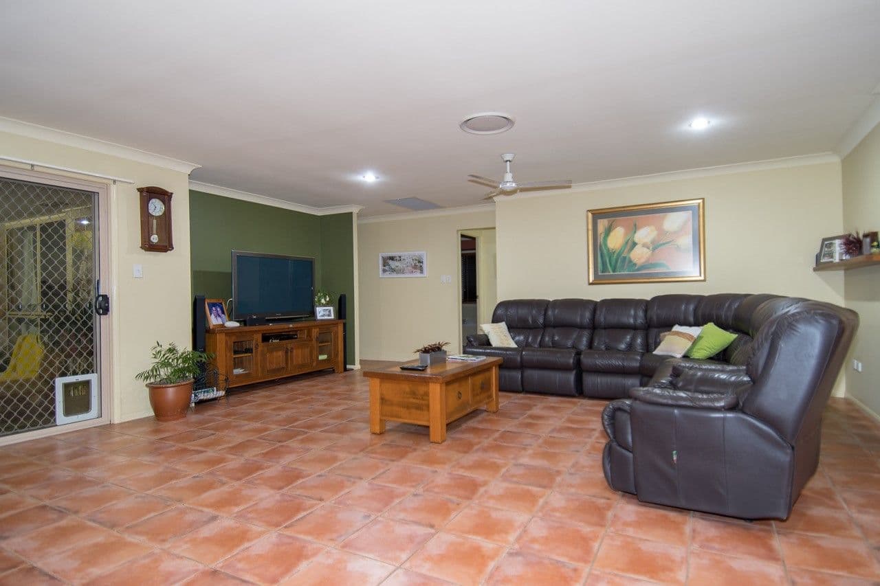 8 Makemo Street, Pacific Pines QLD 4211, Pacific Pines - Thumbnail 8
