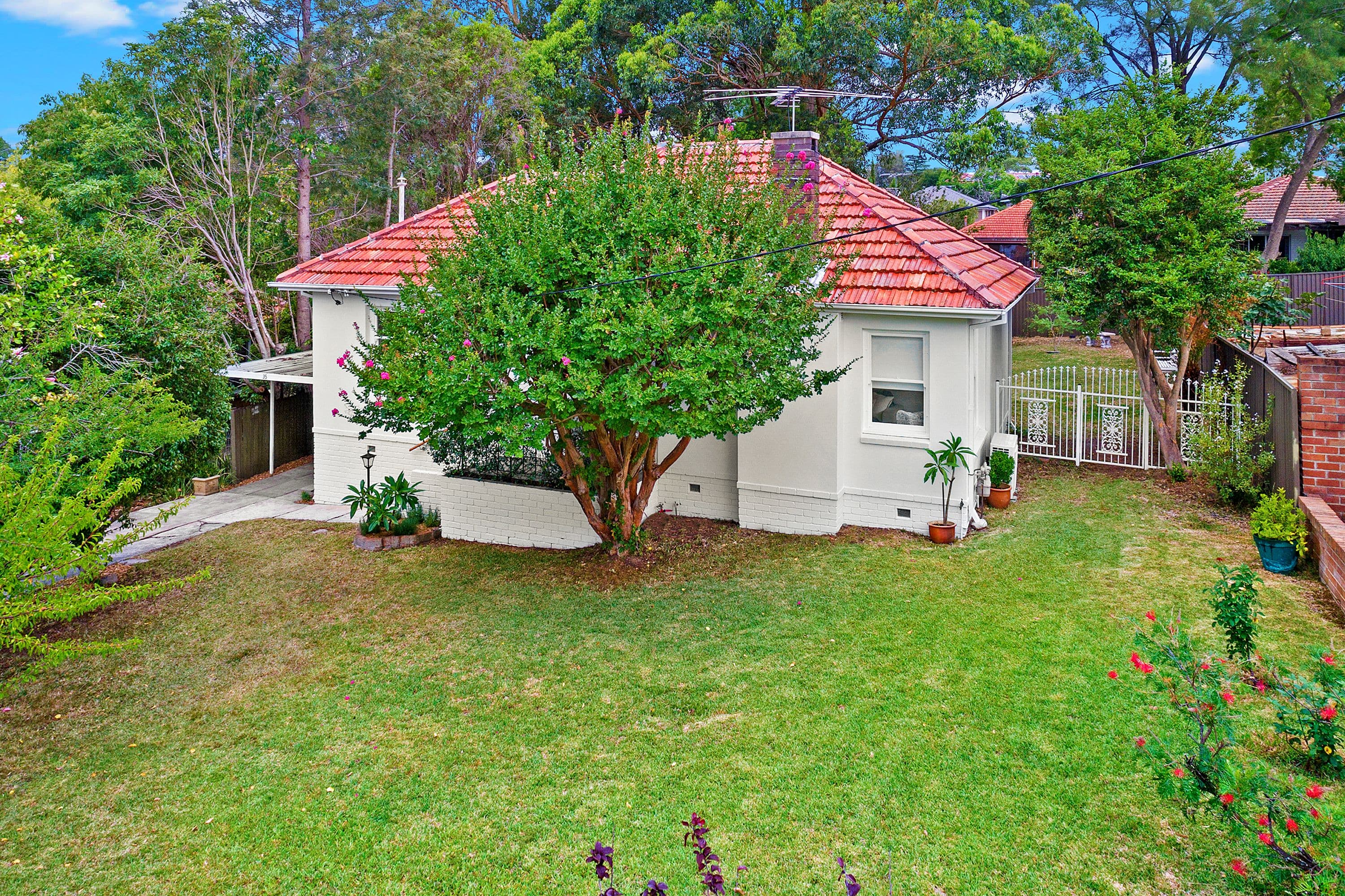 35 Irene Crescent, Eastwood - Thumbnail 2