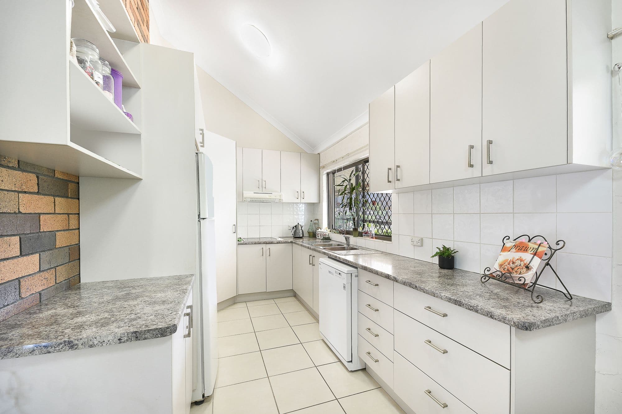 10 Cunningham Crescent, Nambour QLD 4560, Nambour - Thumbnail 3