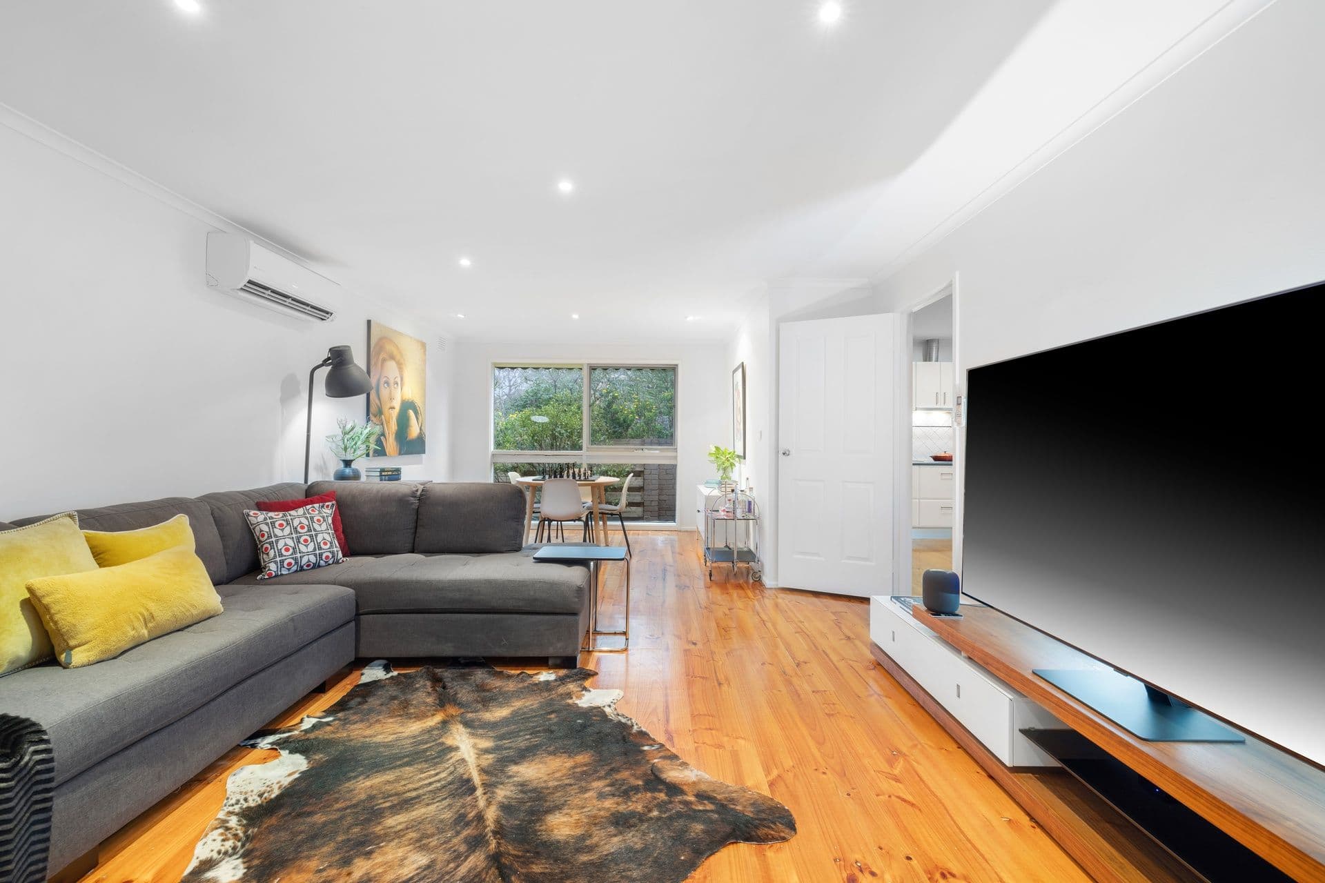 4 Bolan Street, Glen Waverley VIC 3150, Glen Waverley - Thumbnail 2