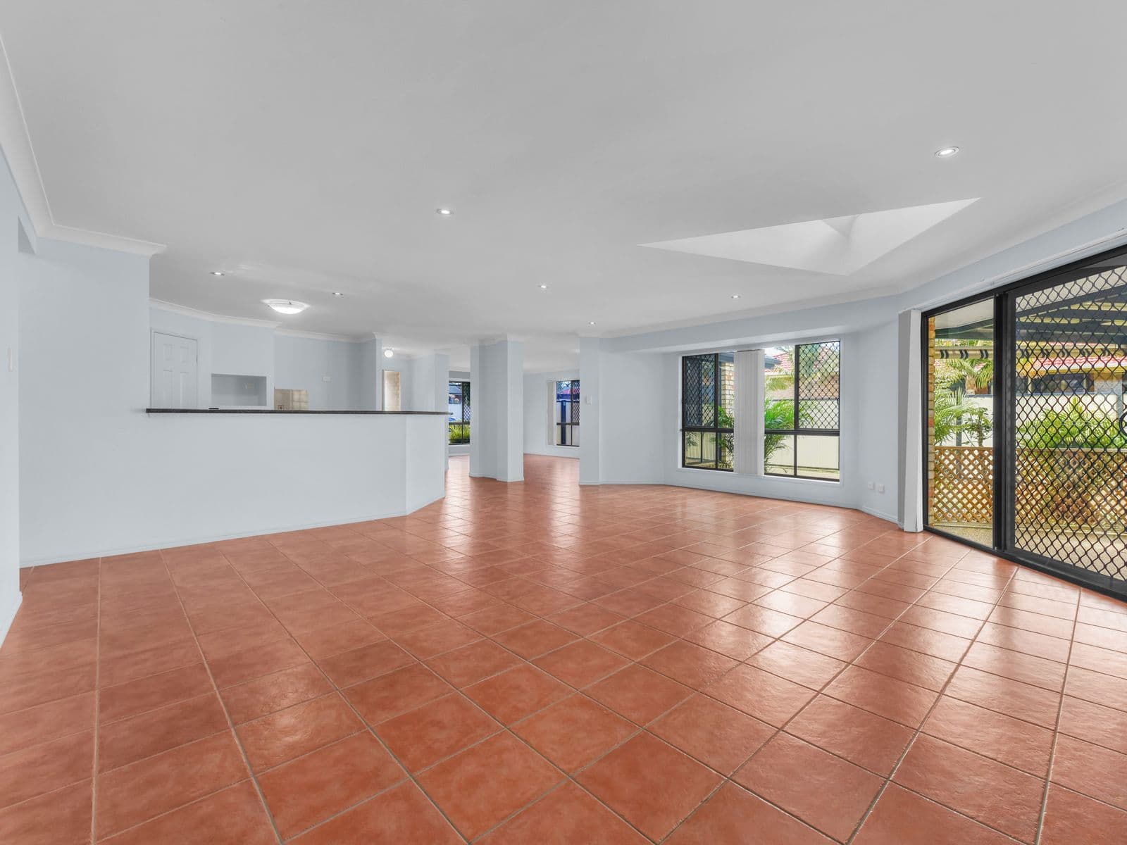 12 Muscat Court, Heritage Park QLD 4118, Heritage Park - Thumbnail 3