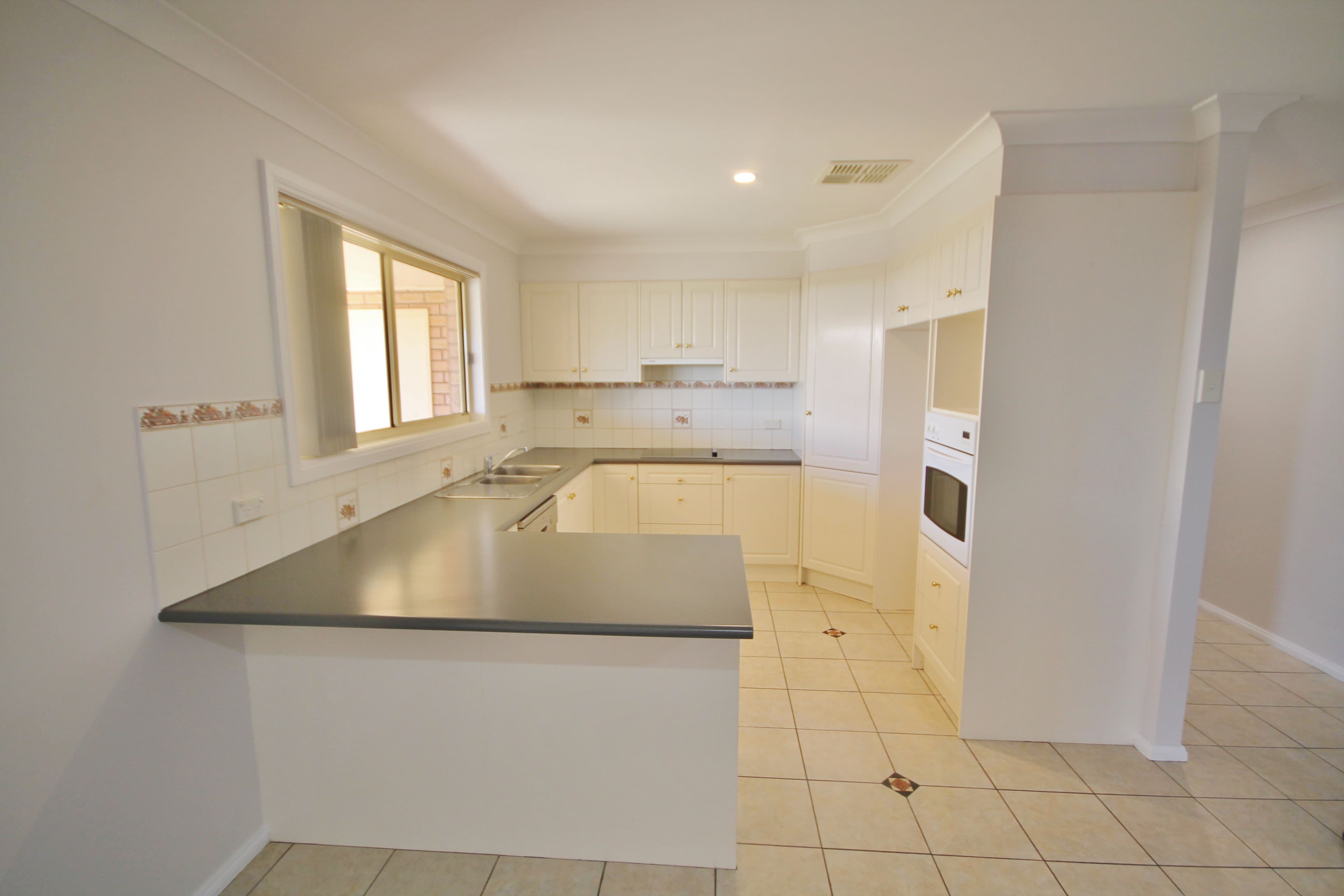 57 Templemore Street, Young - Thumbnail 2