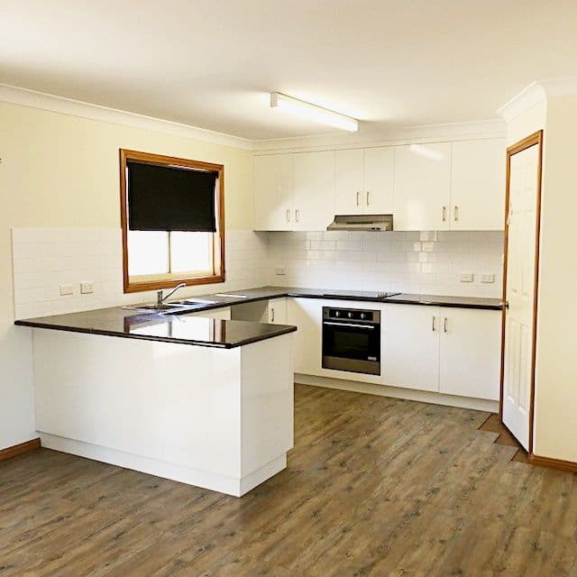 69 Fairway Drive, Tumut - Thumbnail 3