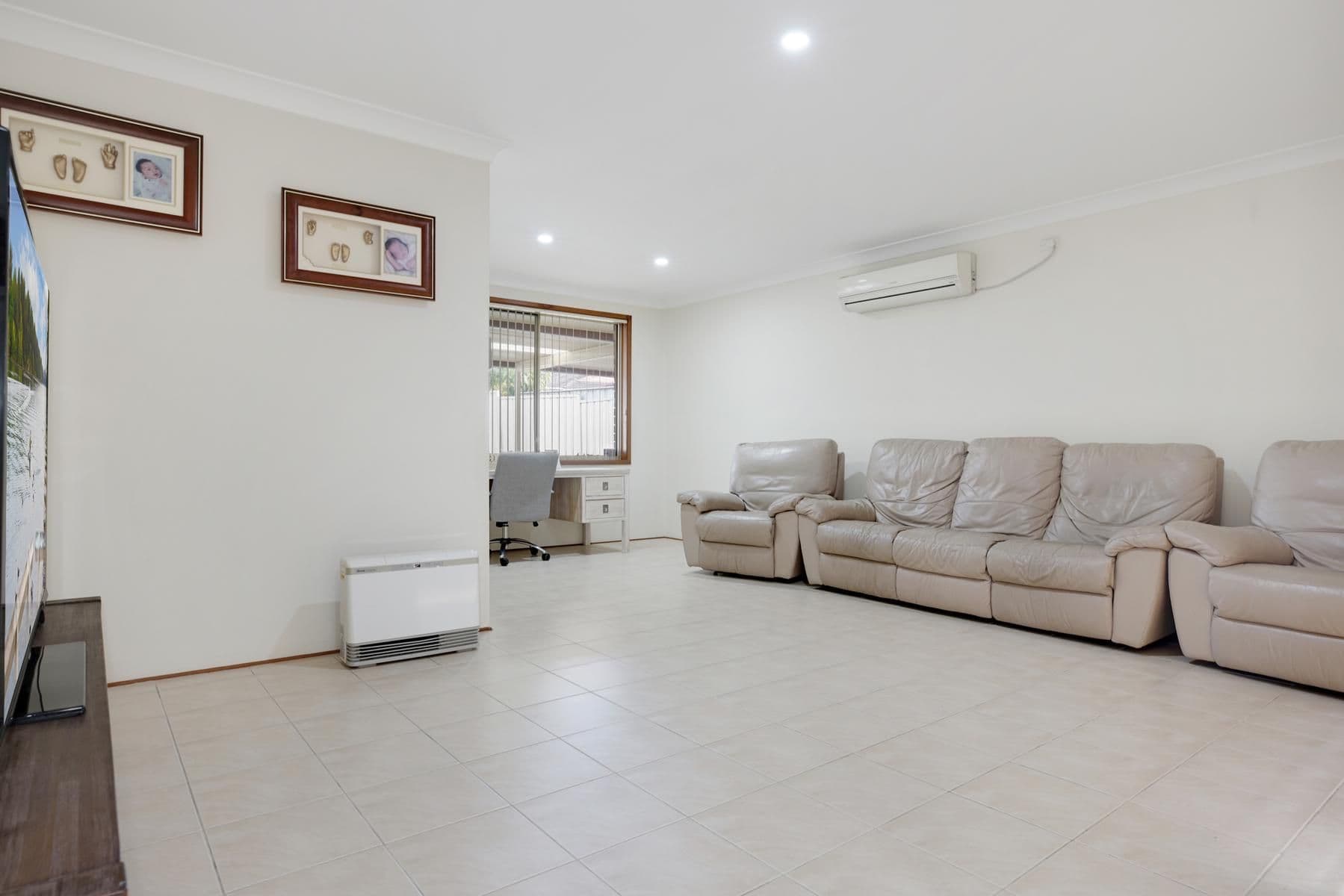 34 Falcon Crescent, Claremont Meadows NSW 2747, Claremont Meadows - Thumbnail 4