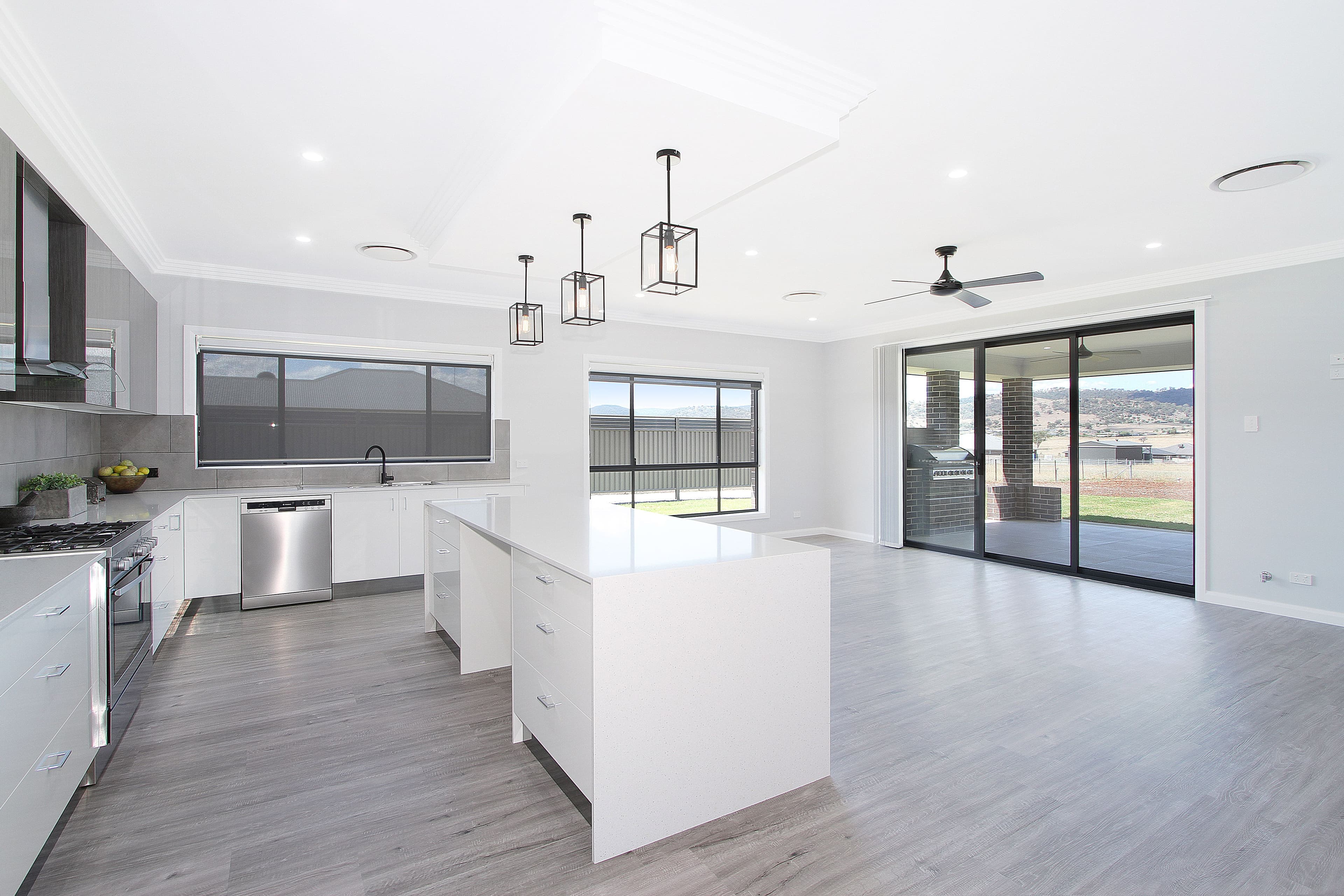 30 Amphlett Avenue, Cockatoo VIC 3781, Cockatoo - Thumbnail 4