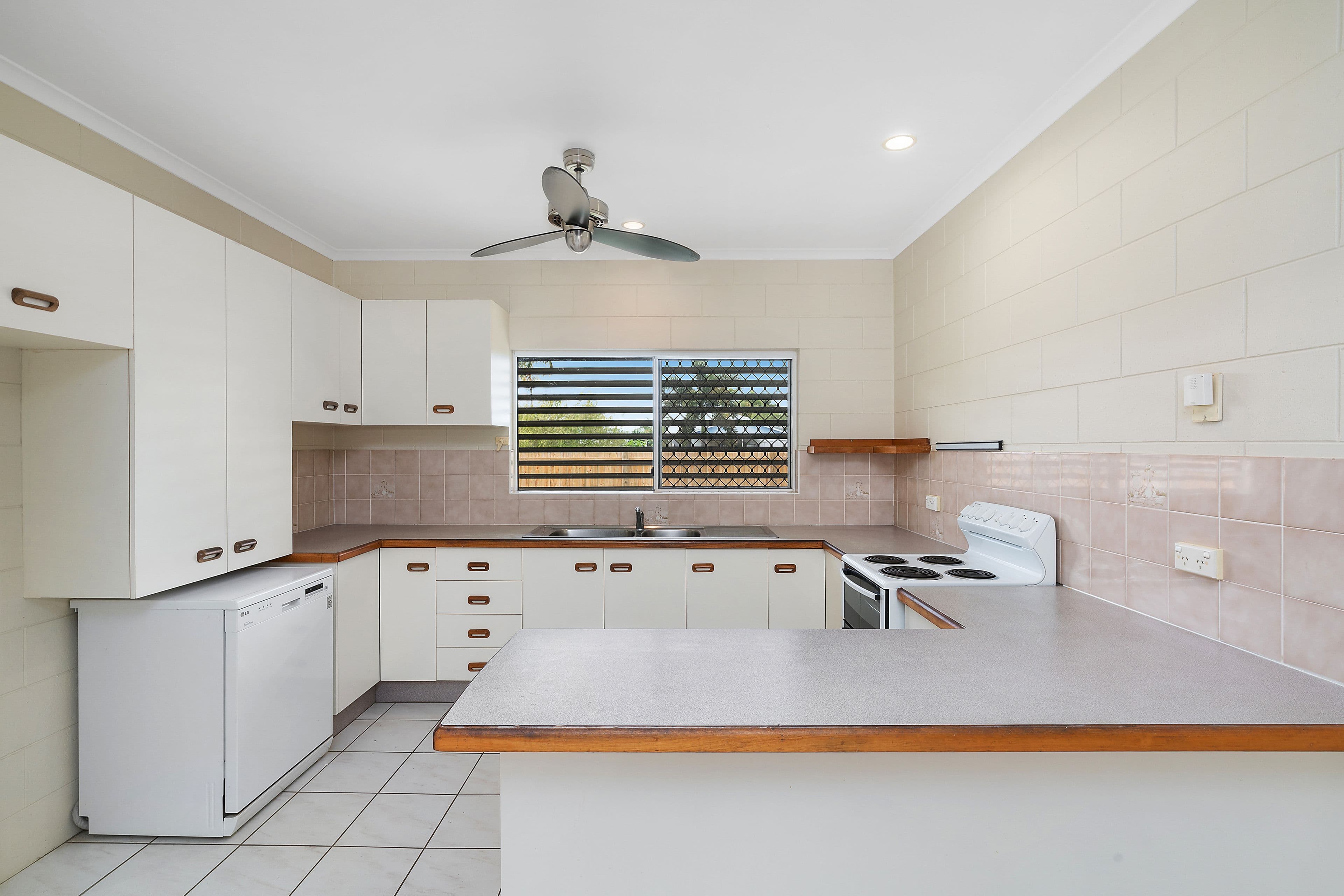 6 Mclaughlin Road, Bentley Park QLD 4869, Bentley Park - Thumbnail 5