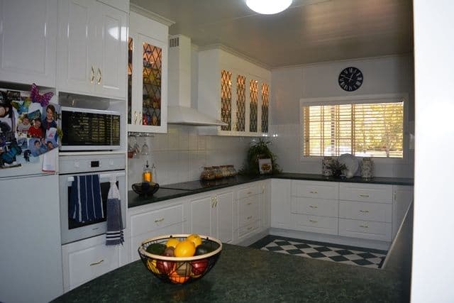 42 Edward Street, Tambo QLD 4478, Tambo - Thumbnail 2