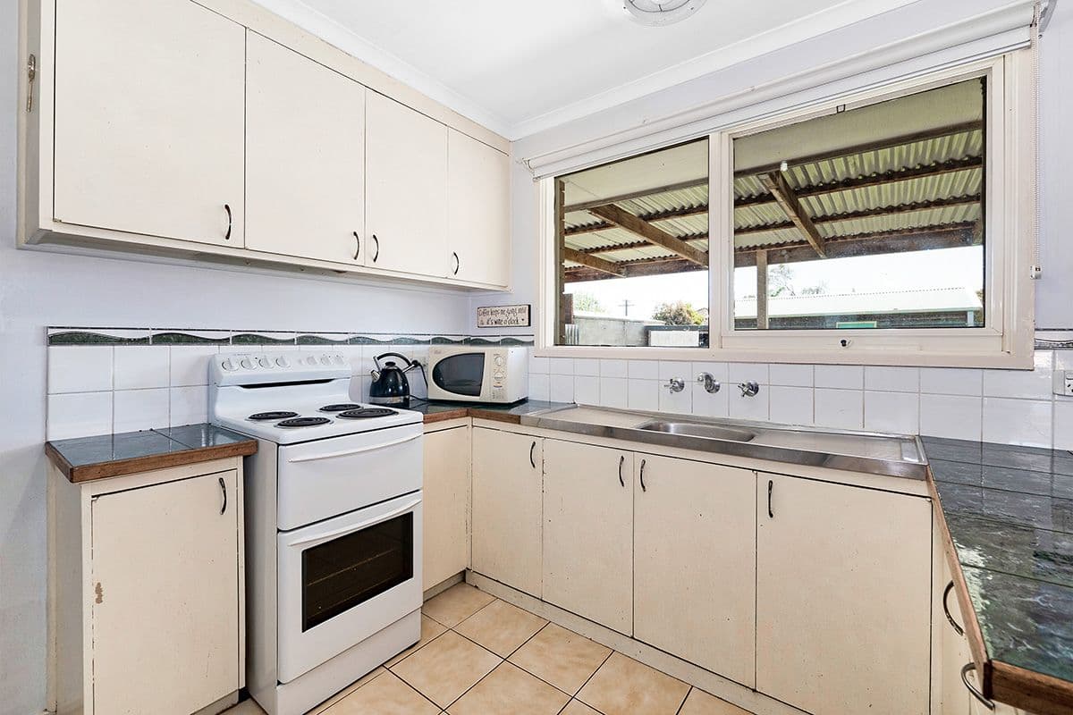 33 Fenfield Street, Cranbourne VIC 3977, Cranbourne - Thumbnail 4