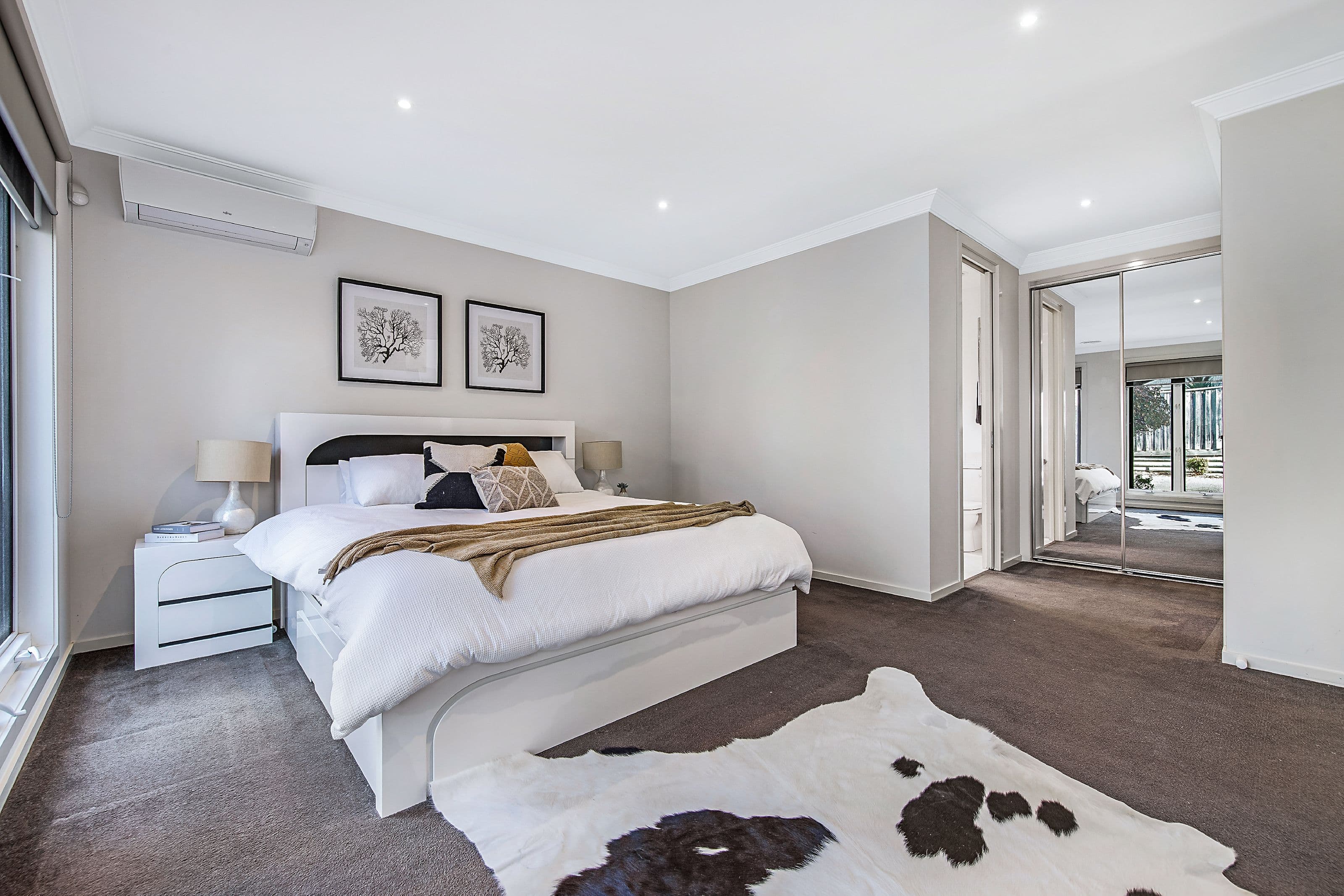 4 Burbidge Close, Burwood VIC 3125, Burwood - Thumbnail 2