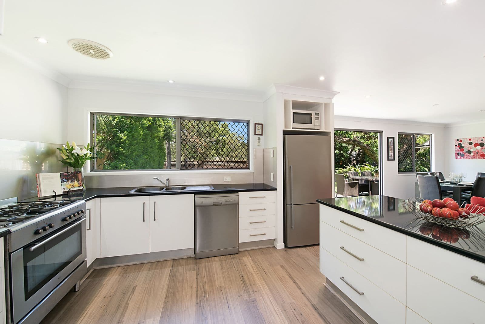 52 Dobell Street, Indooroopilly QLD 4068, Indooroopilly - Thumbnail 4