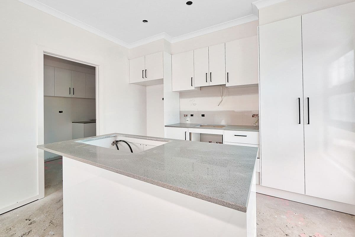 15 Lanthorn Crescent, Cranbourne East VIC 3977, Cranbourne East - Thumbnail 4
