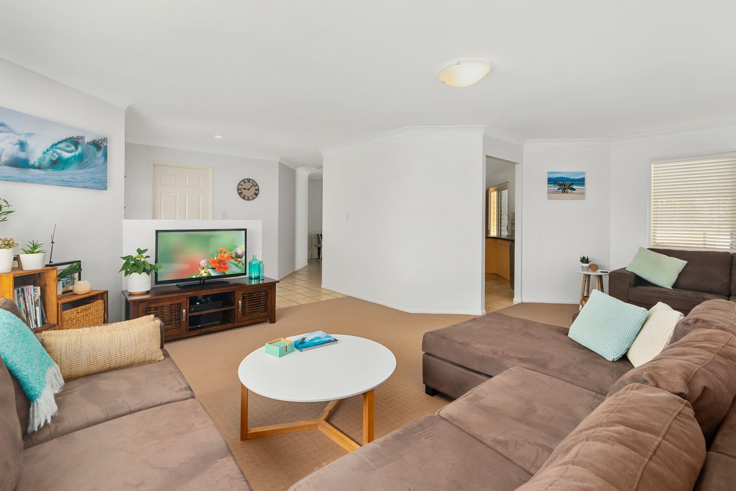 39 Northlakes Drive, Elanora QLD 4221, Elanora - Thumbnail 4