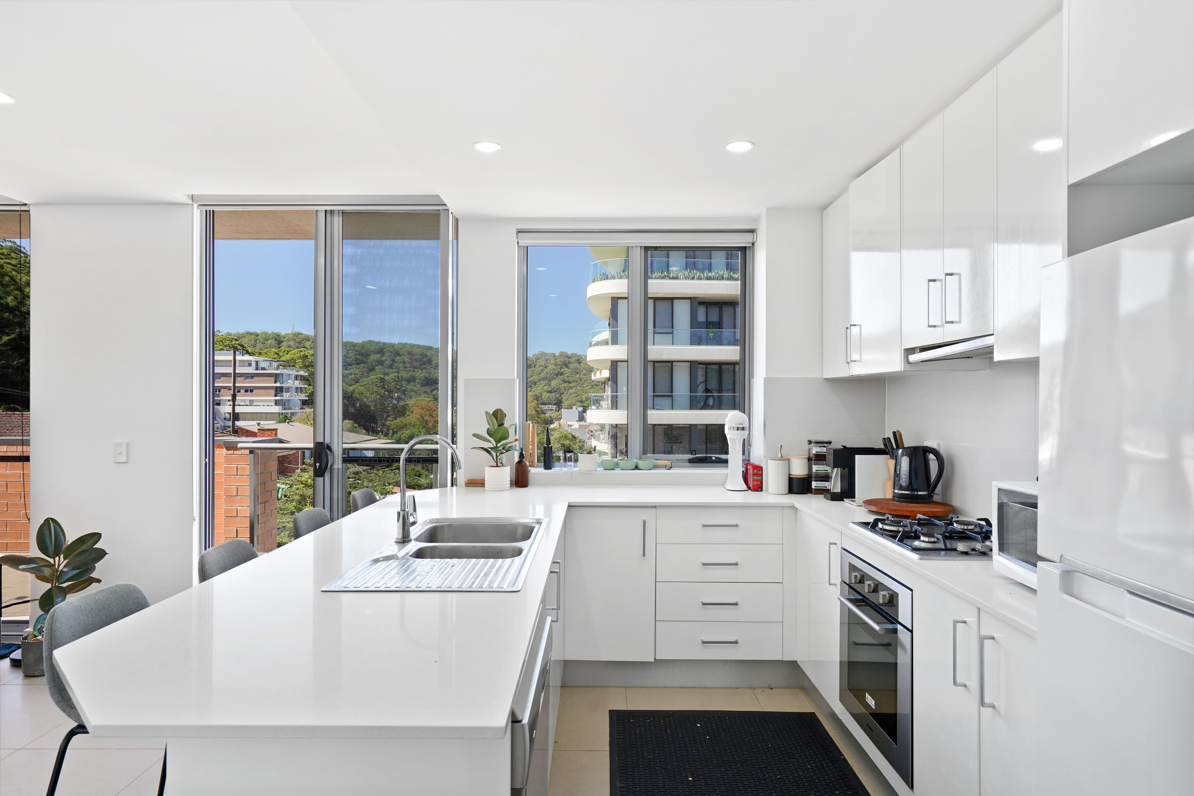 10-12 Batley Street, West Gosford NSW 2250, West Gosford - Thumbnail 3