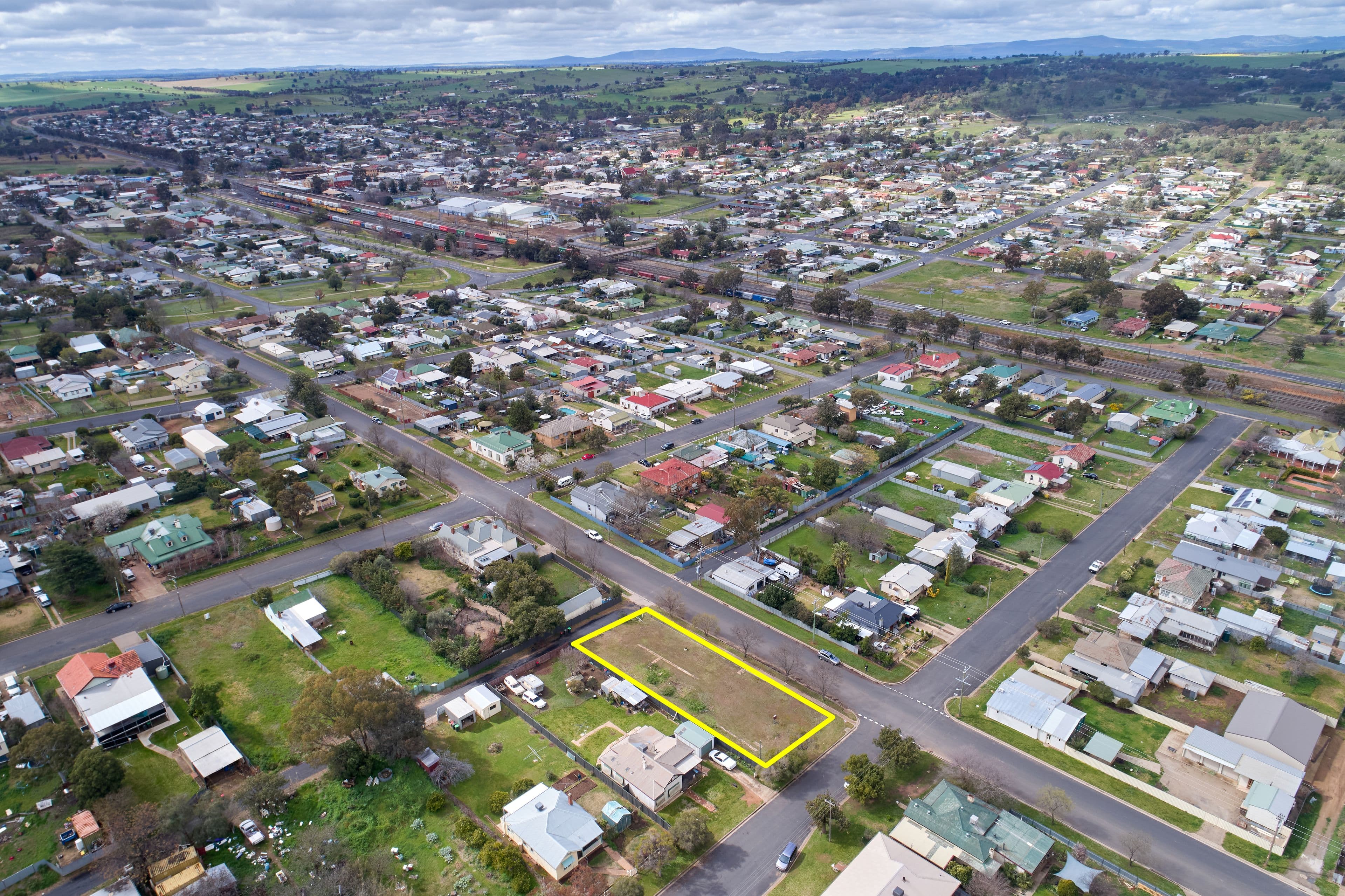 17 Hammond Street, Junee NSW 2663, Junee - Image 1