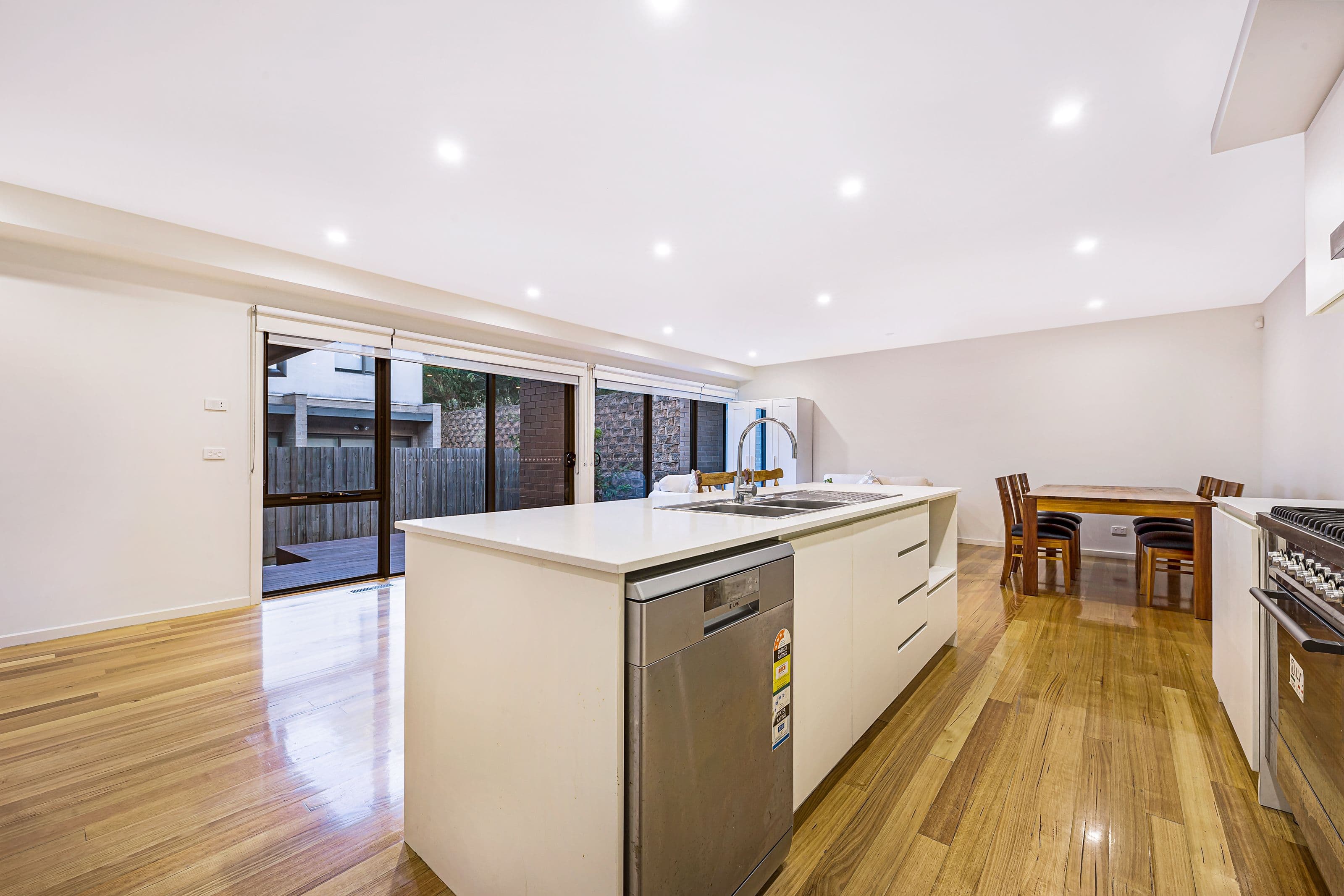 16 Ochre Place, Mount Waverley VIC 3149, Mount Waverley - Thumbnail 6