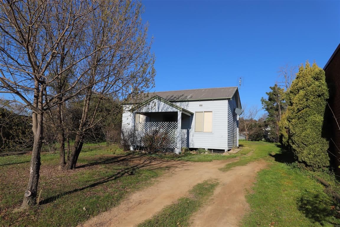 69 Capper Street, Tumut - Image 1
