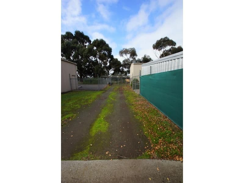 11 Sinnott Cresent, Camperdown VIC 3260, Camperdown - Thumbnail 2