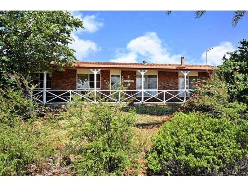7 Moore Crescent, Wilsonton QLD 4350, Wilsonton - Image 1