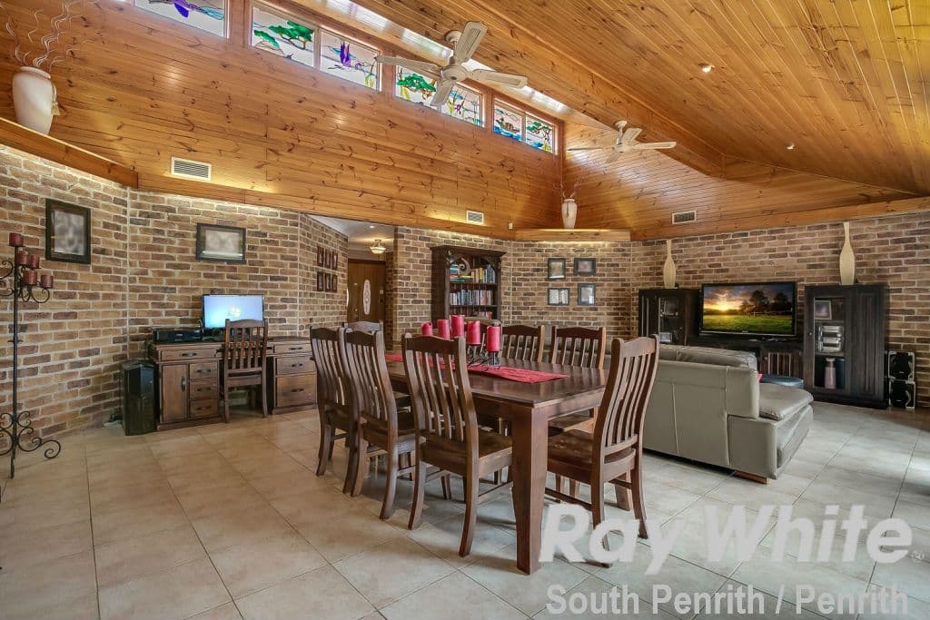 1 Harrier Place, Claremont Meadows - Thumbnail 2