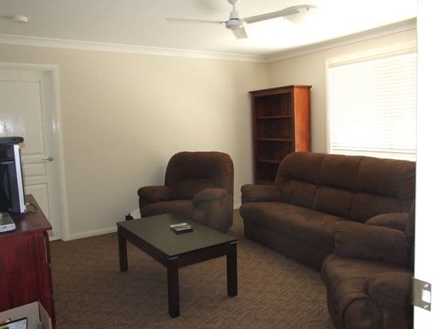 13 Thistle Street, Blackall QLD 4472, Blackall - Thumbnail 2