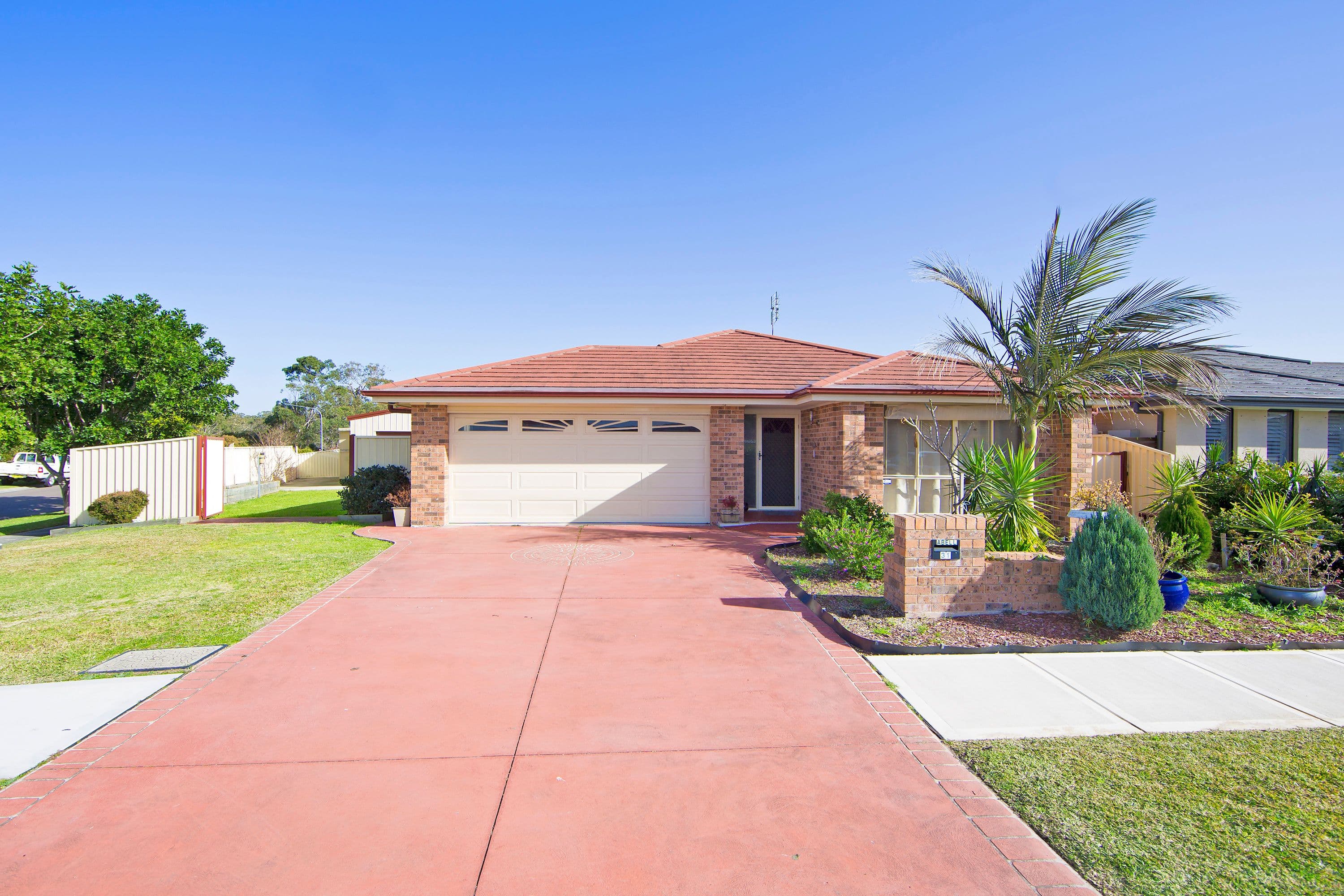 31 Olney Drive, Blue Haven - Image 1
