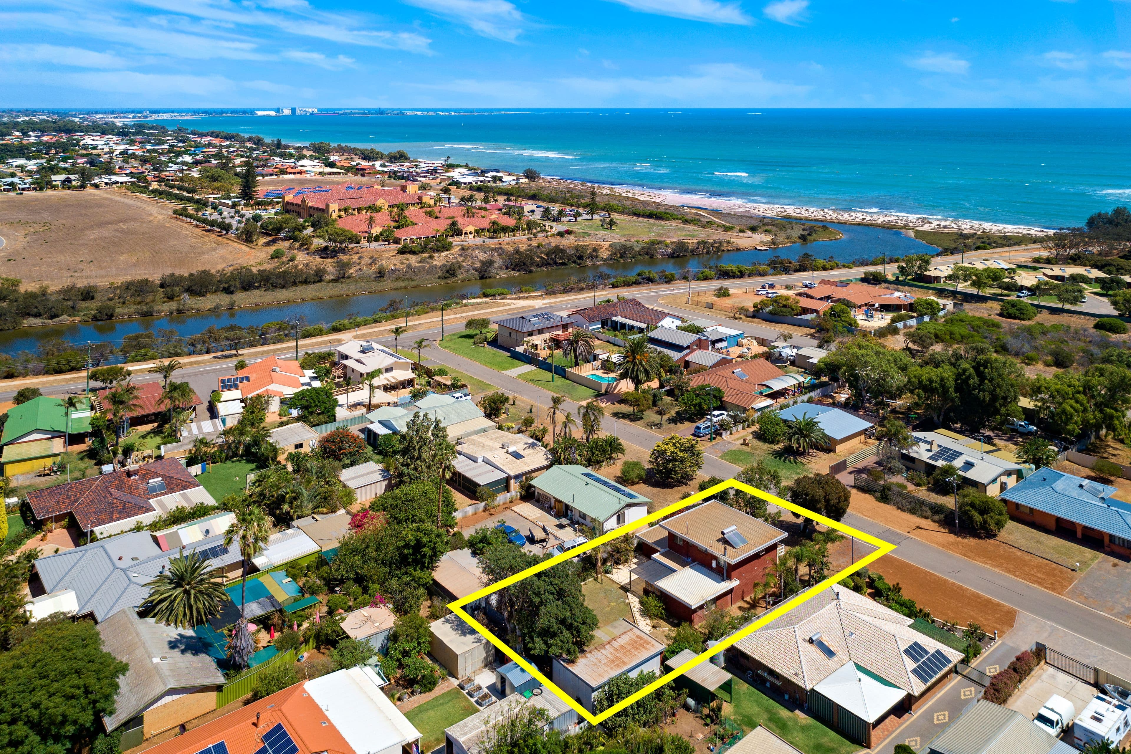 10 Centaur Road, Sunset Beach WA 6530, Sunset Beach - Thumbnail 2