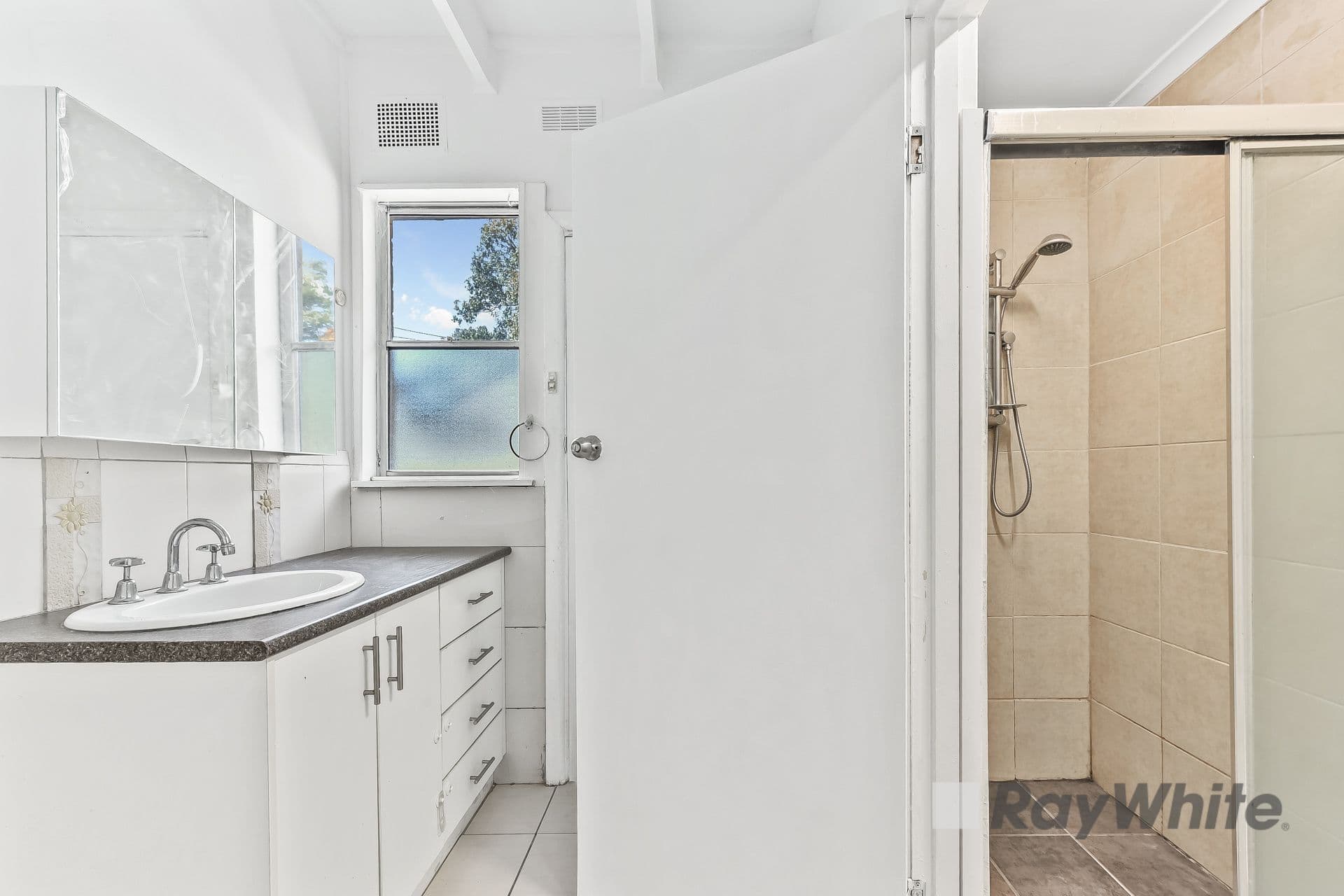 99 Cleeland Street, Dandenong VIC 3175, Dandenong - Thumbnail 8