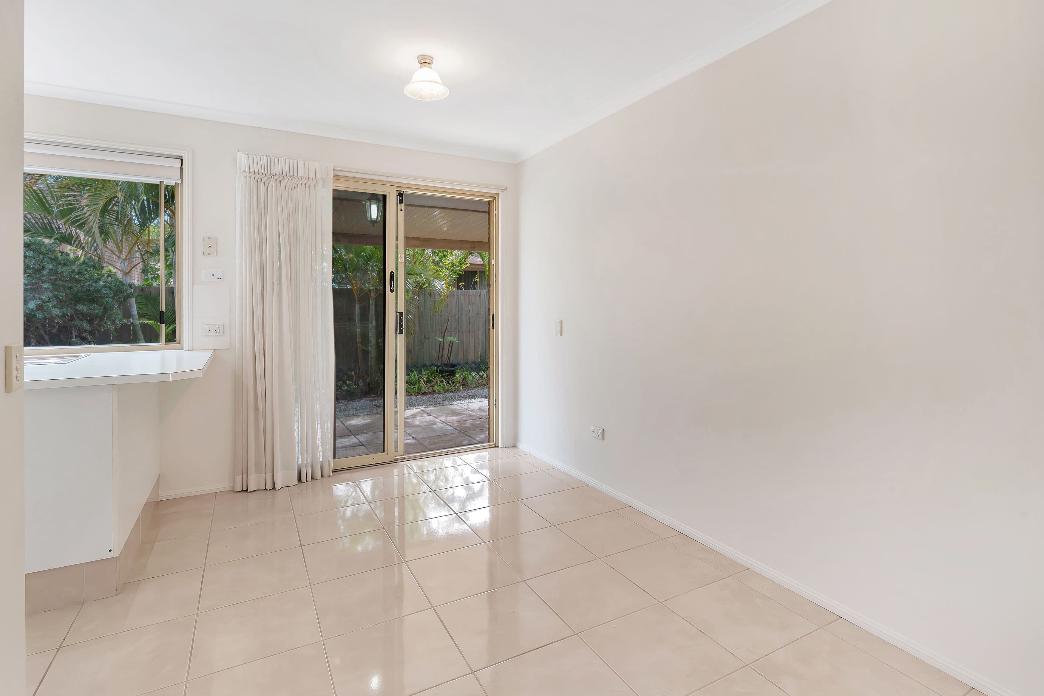 11 Michigan Drive, Oxenford QLD 4210, Oxenford - Thumbnail 7