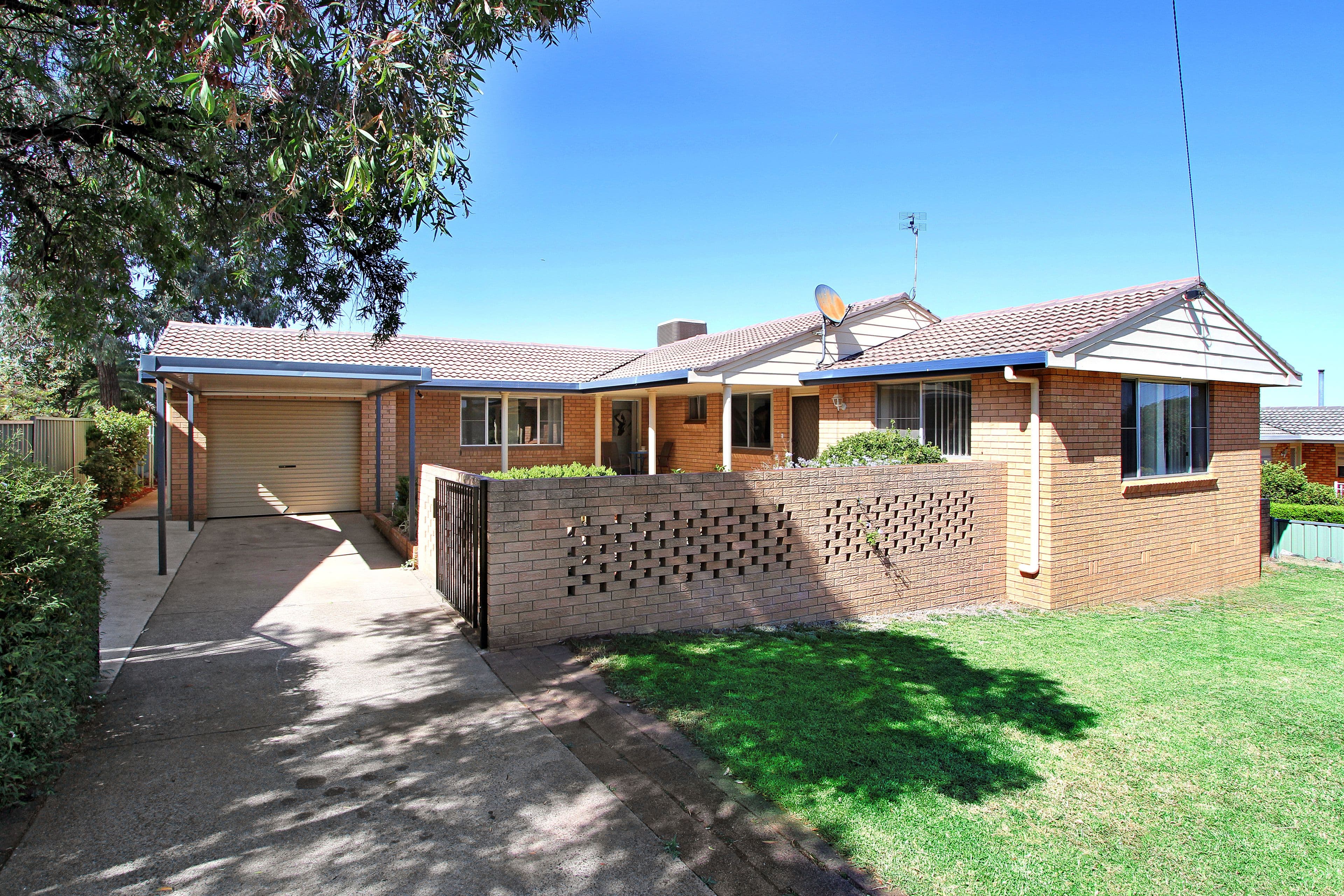 131 Hillvue Road, Tamworth NSW 2340, Tamworth - Image 1