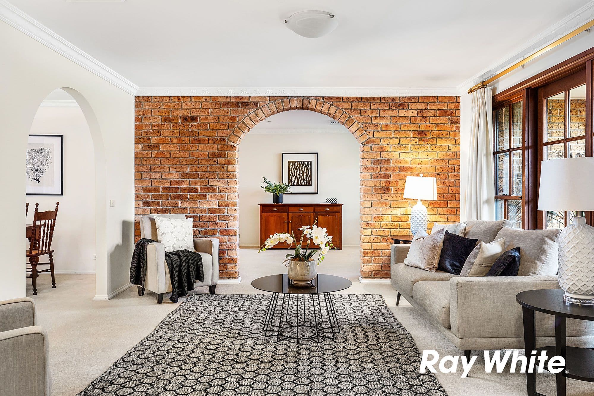 27 Chiltern Crescent, Castle Hill - Thumbnail 3
