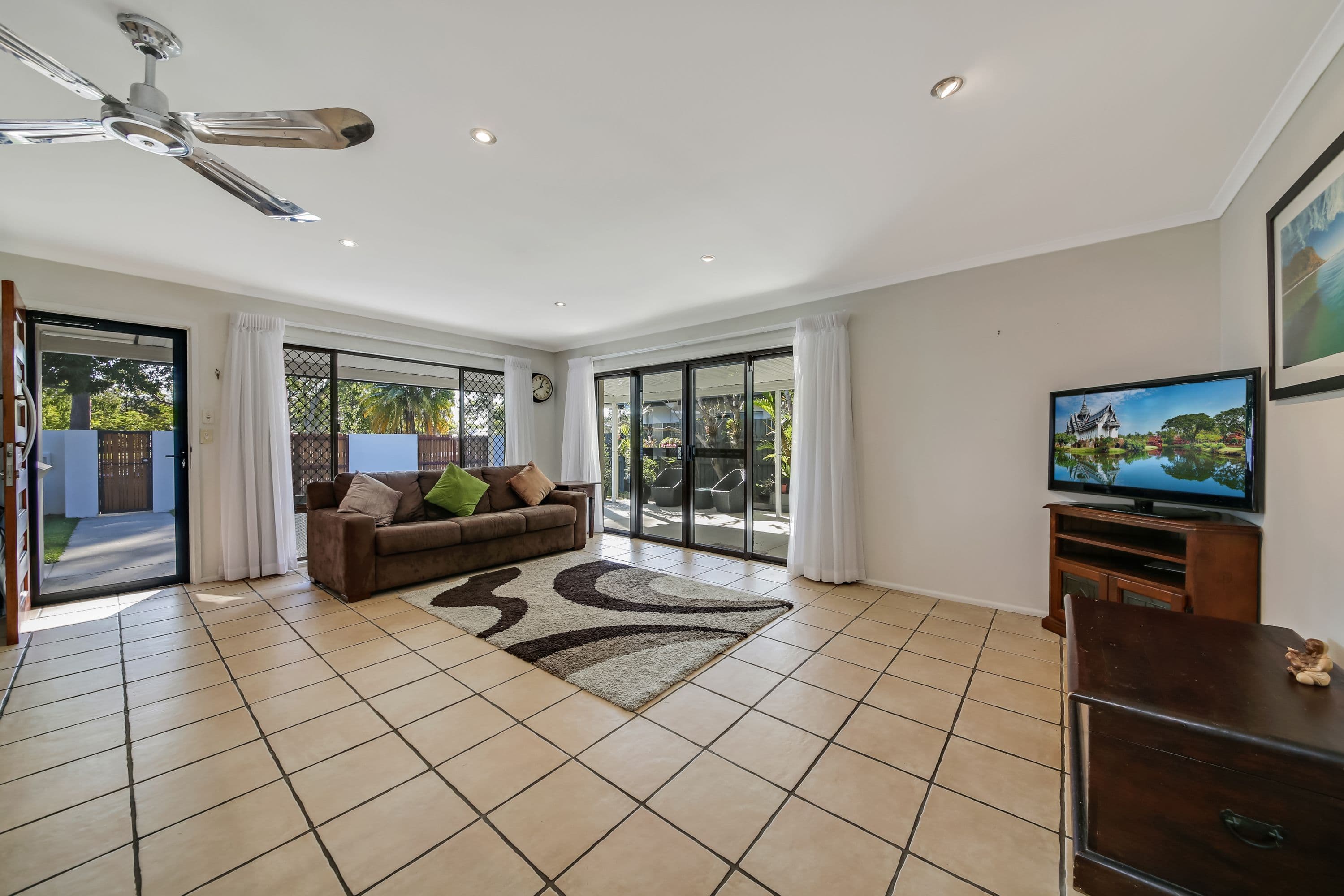 126 Acanthus Avenue, Burleigh Waters QLD 4220, Burleigh Waters - Thumbnail 6