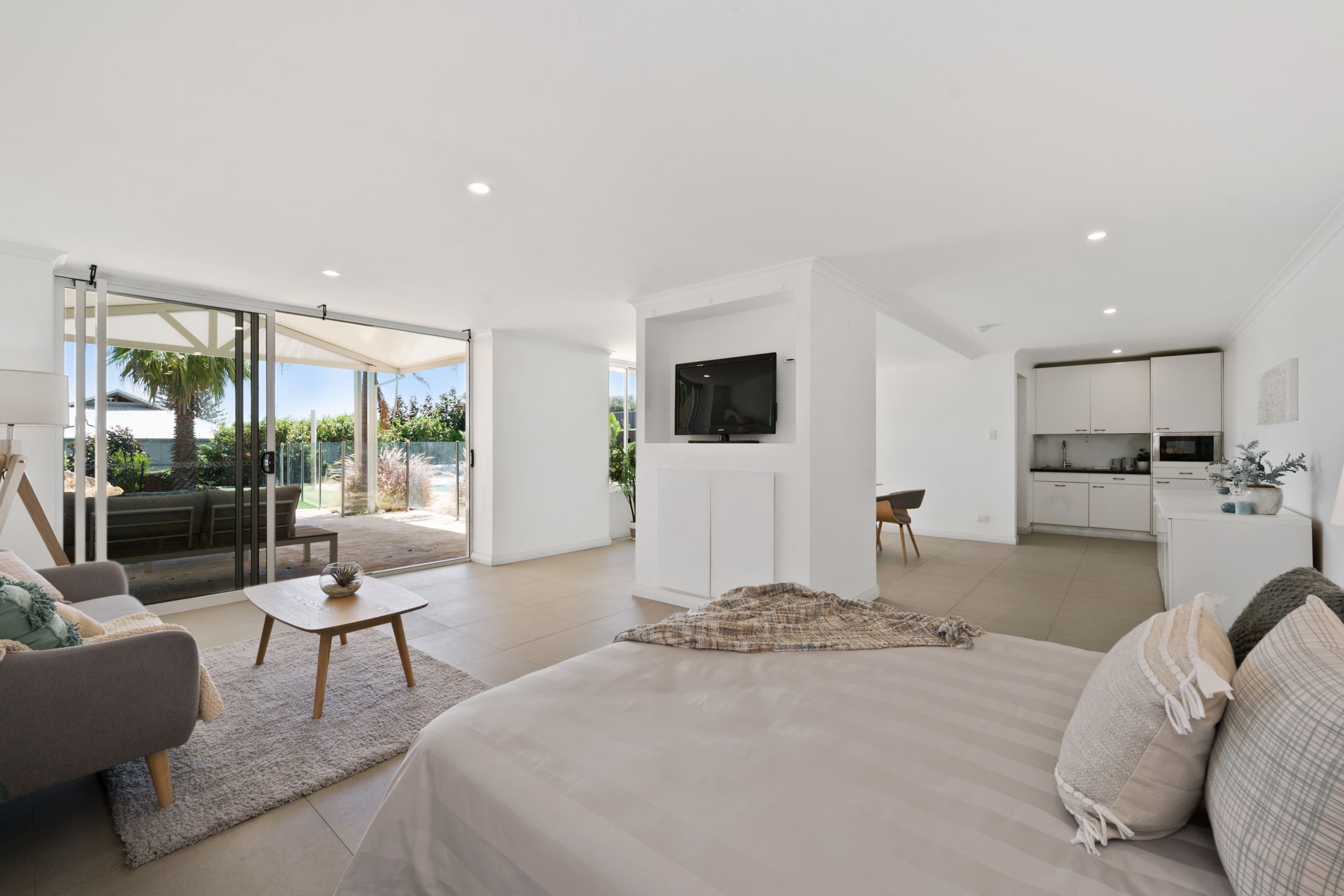 138 Bridgewater Drive, Kallaroo WA 6025, Kallaroo - Thumbnail 5
