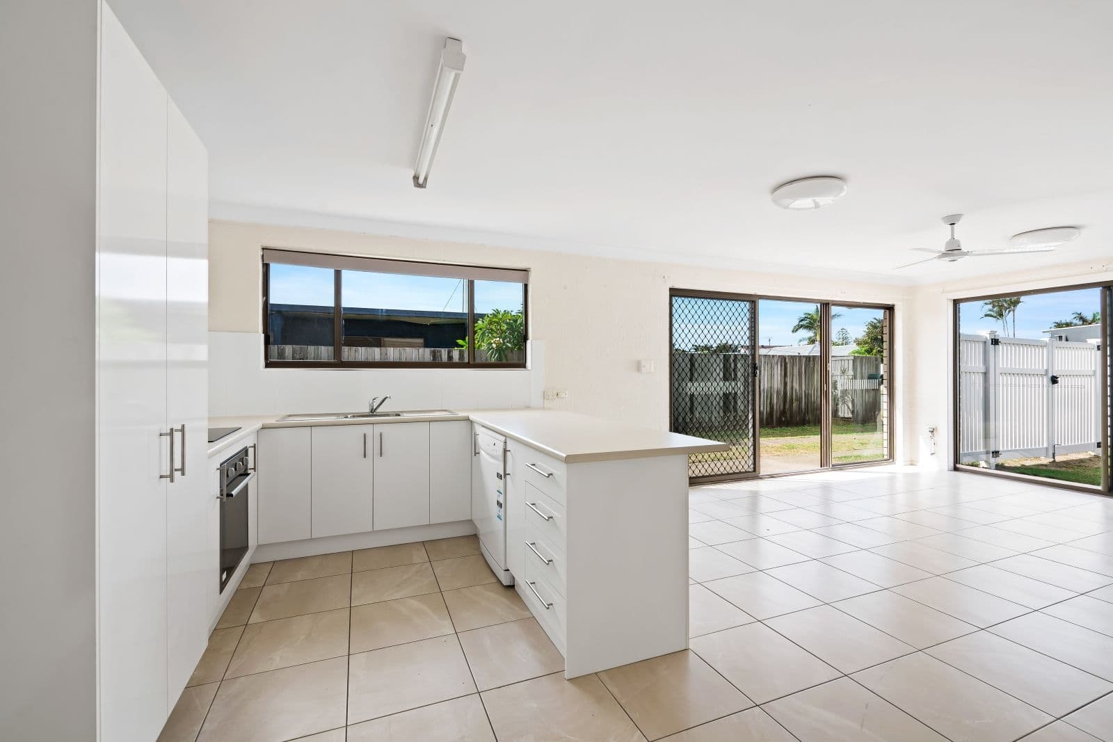 24 Malinya Street, Buddina QLD 4575, Buddina - Thumbnail 3