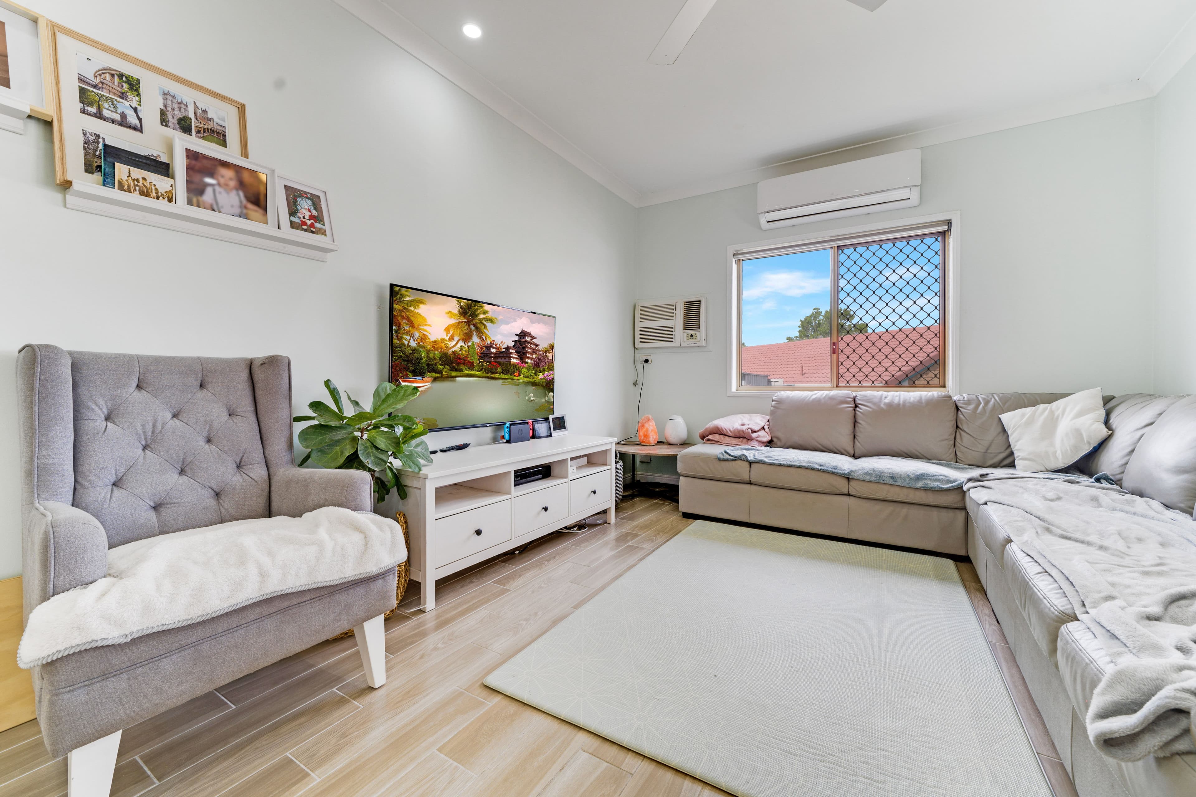 14 Clayton Drive, Edens Landing QLD 4207, Edens Landing - Thumbnail 2