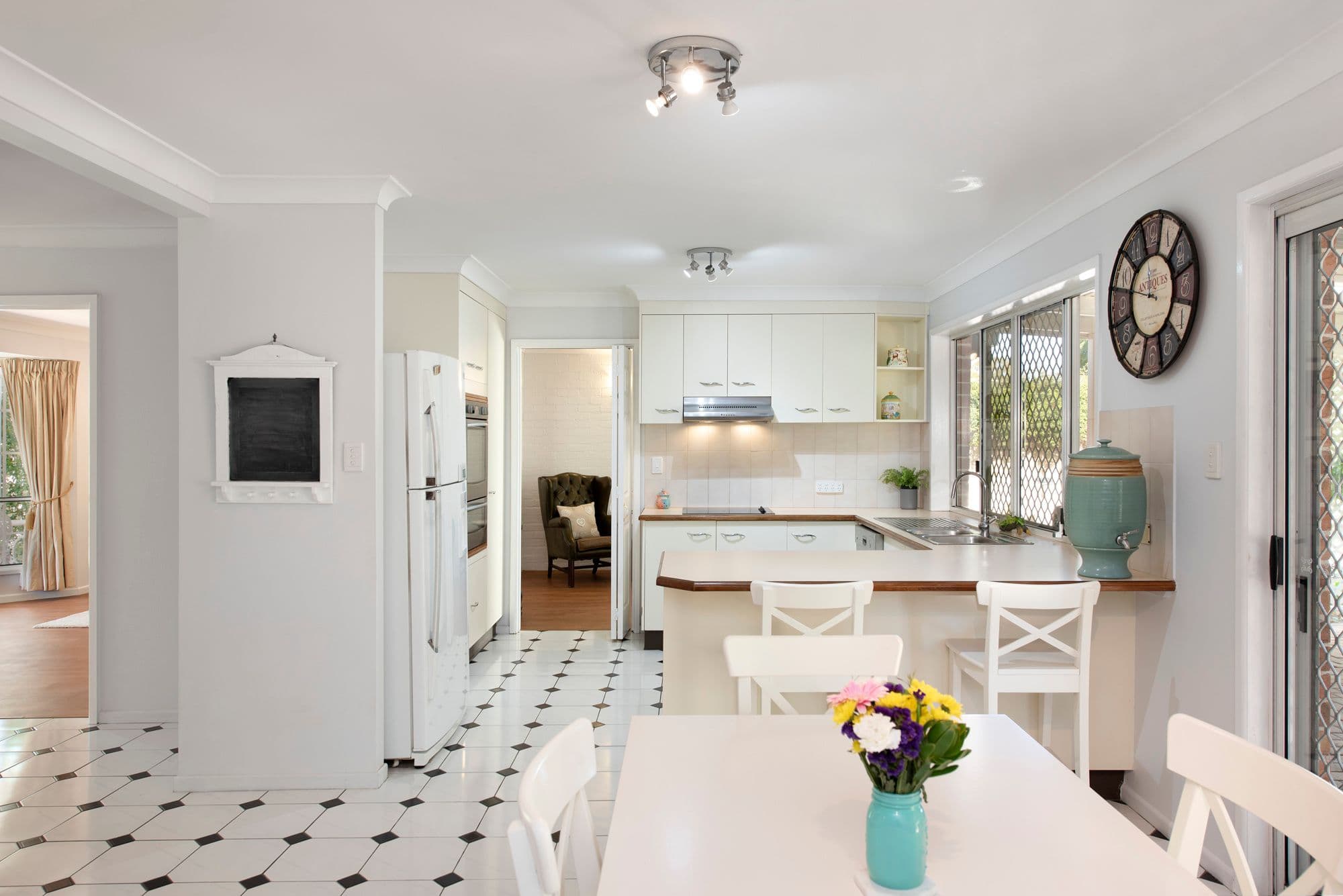 18 Tamboura Court, The Gap QLD 4061, The Gap - Thumbnail 7