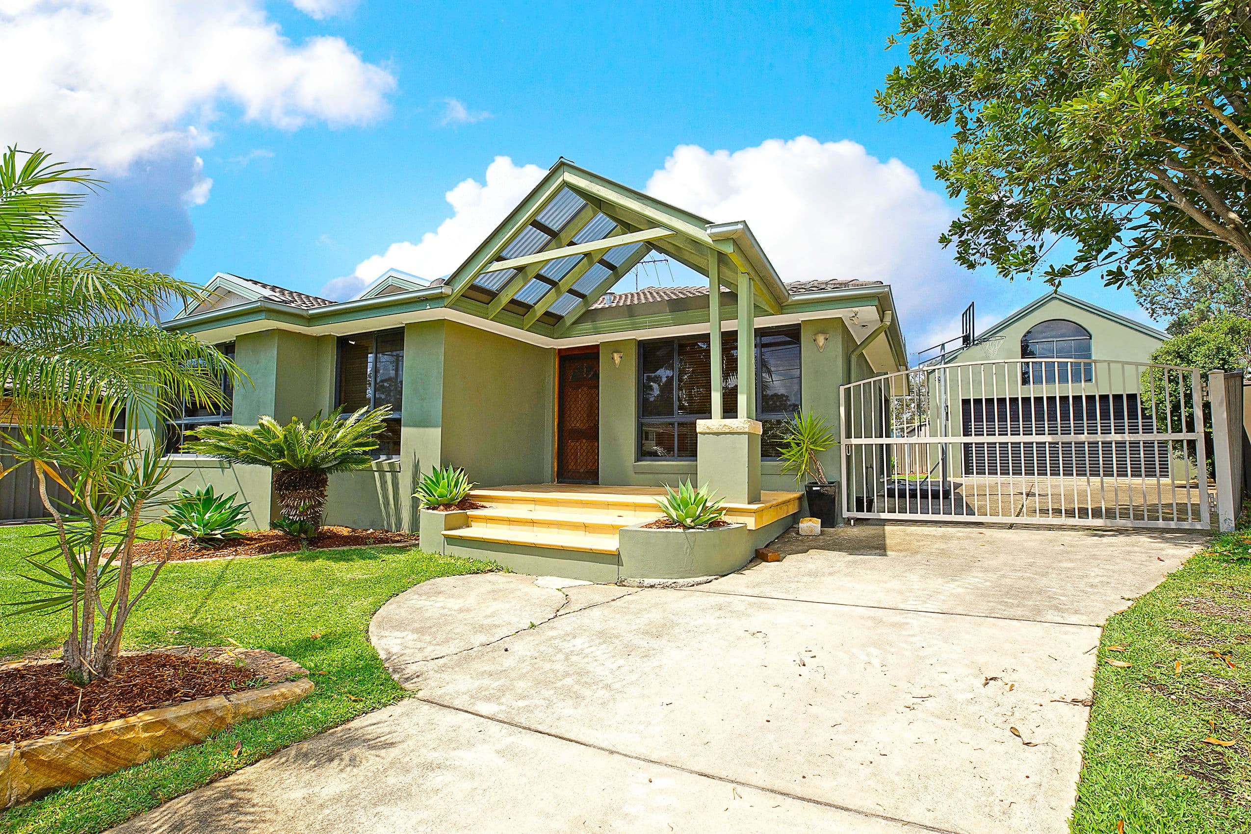 32 Sutton Road, Cambridge Park - Image 1