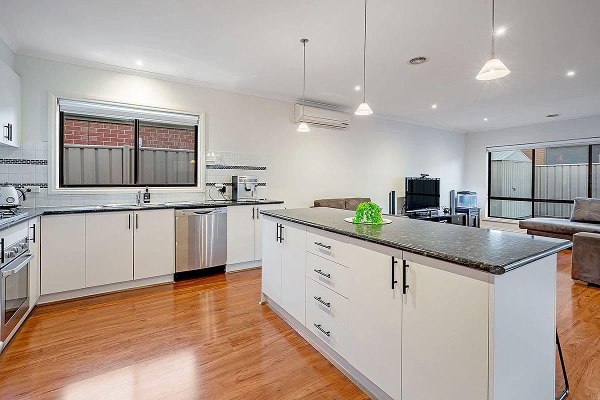 23 Discovery Close, Craigieburn VIC 3064, Craigieburn - Thumbnail 5