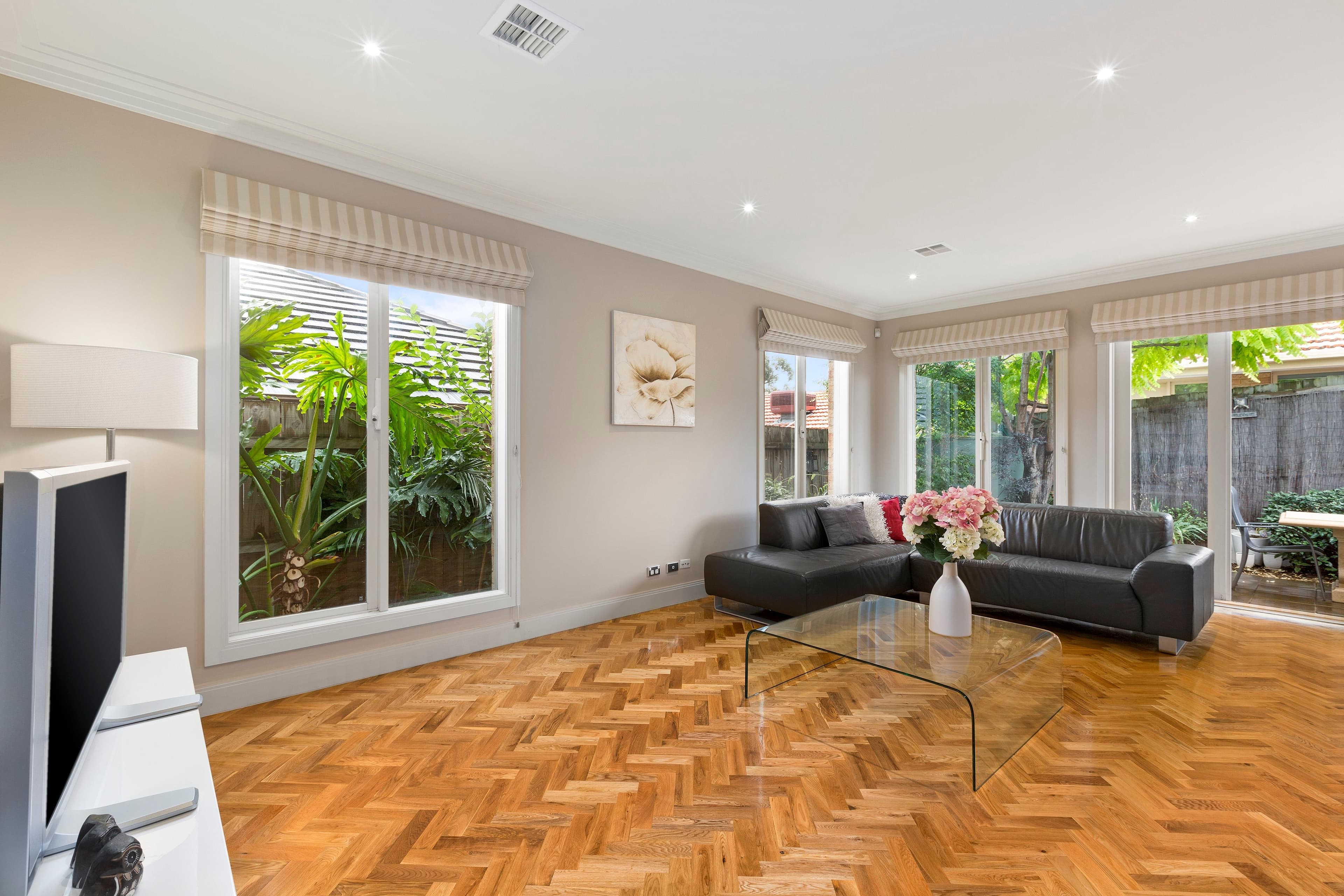 9 Halsbury Close, Doncaster East VIC 3109, Doncaster East - Thumbnail 2