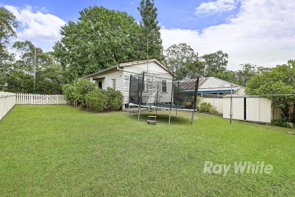 14 North Parade, Blackalls Park - Thumbnail 2