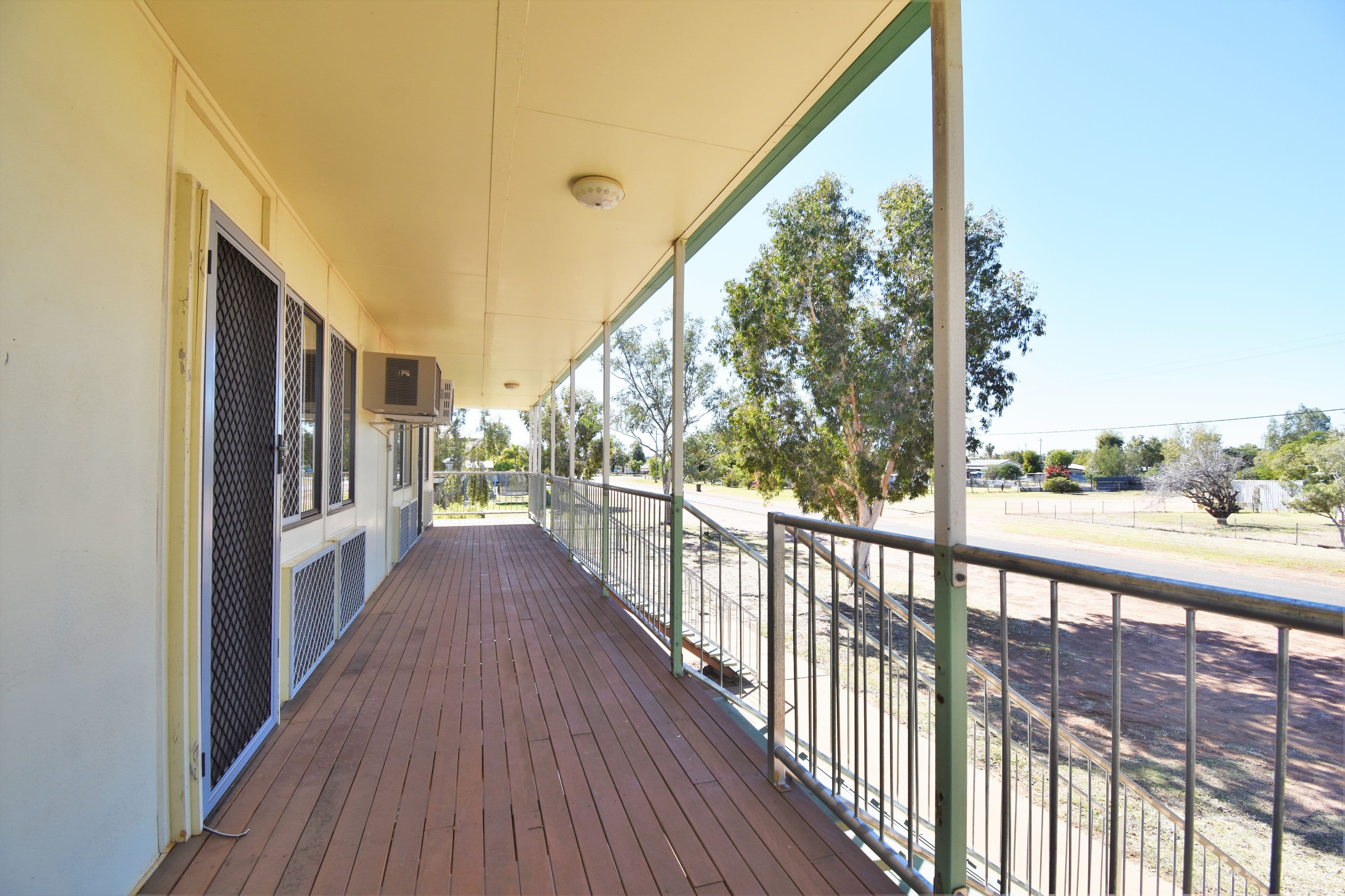 46 Willow Street, Barcaldine QLD 4725, Barcaldine - Thumbnail 3