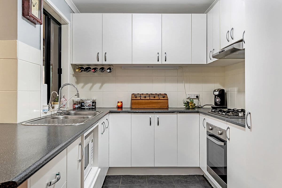 3 Sunnybrook Court, Craigieburn VIC 3064, Craigieburn - Thumbnail 2