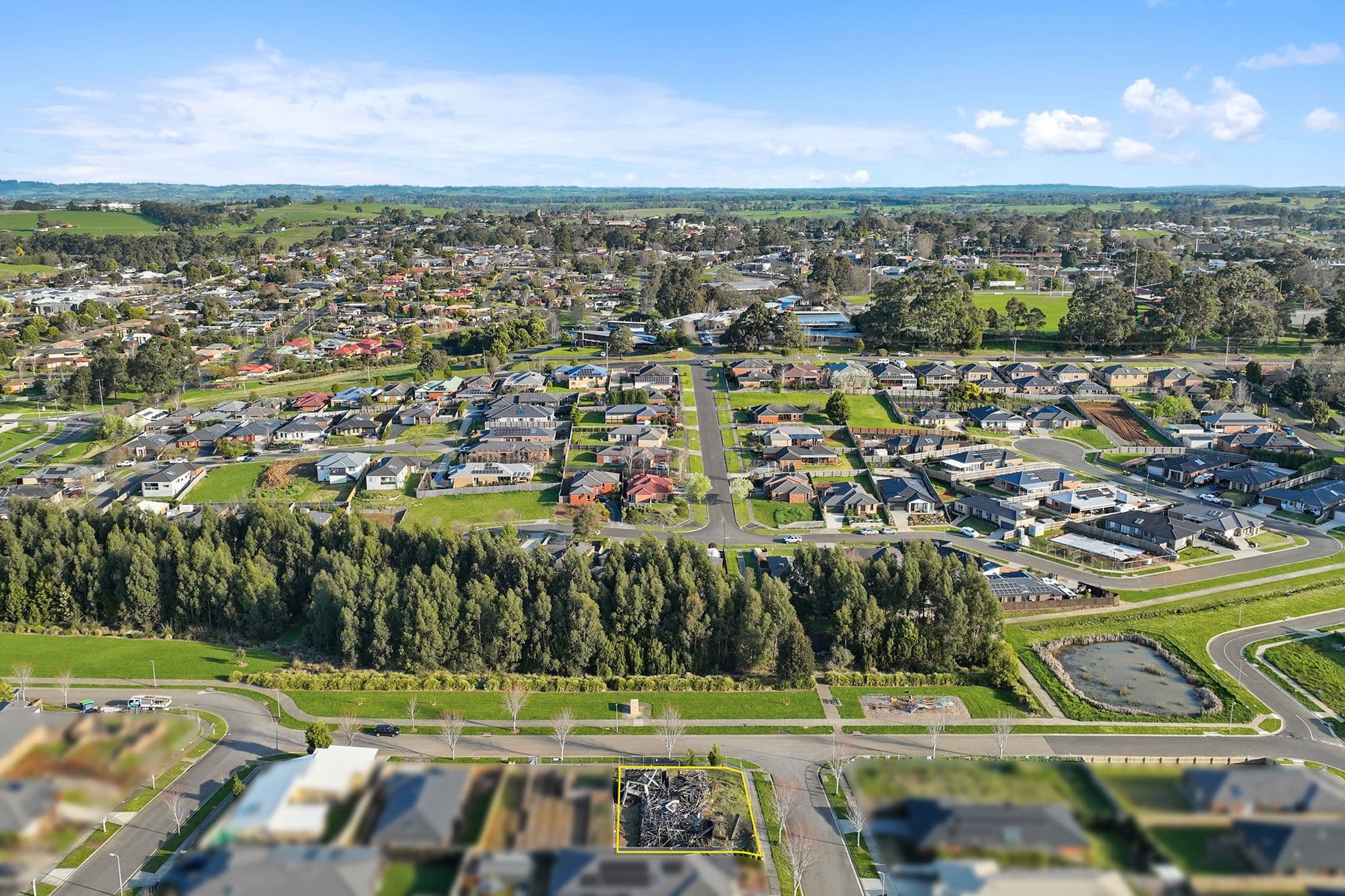 8 St Mabyn Avenue, Drouin VIC 3818, Drouin - Thumbnail 2
