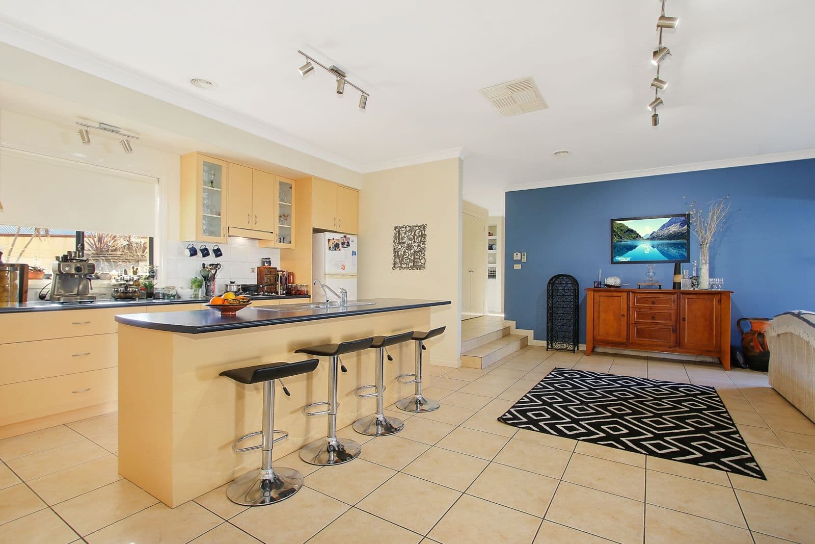 26 Darrambal Drive, Springdale Heights - Thumbnail 8