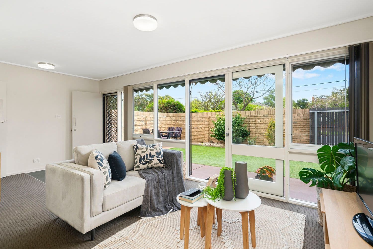 8-10 Stuart Avenue, Cheltenham VIC 3192, Cheltenham - Thumbnail 2