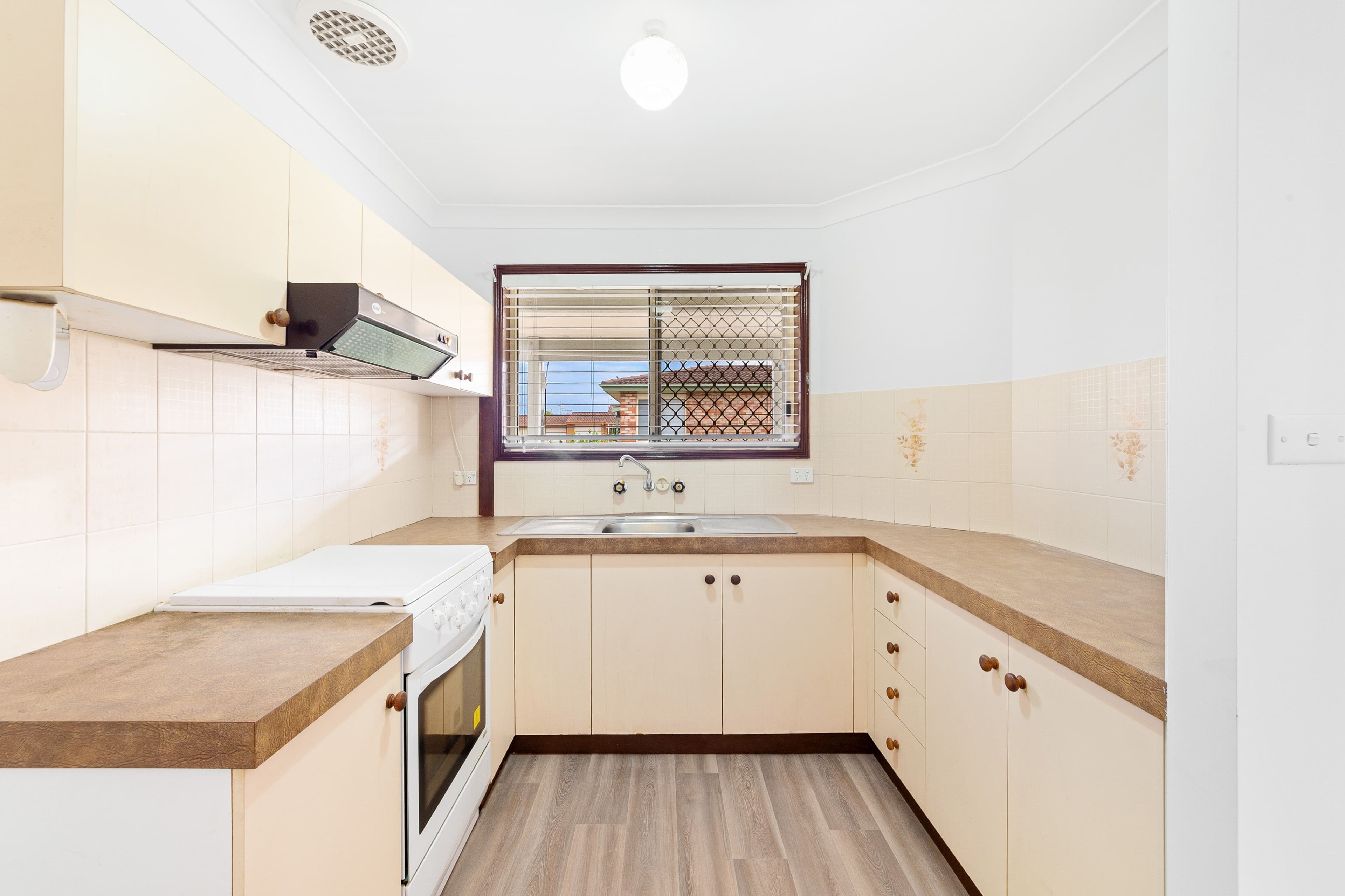 18 Gilbert Avenue, Gorokan NSW 2263, Gorokan - Thumbnail 3