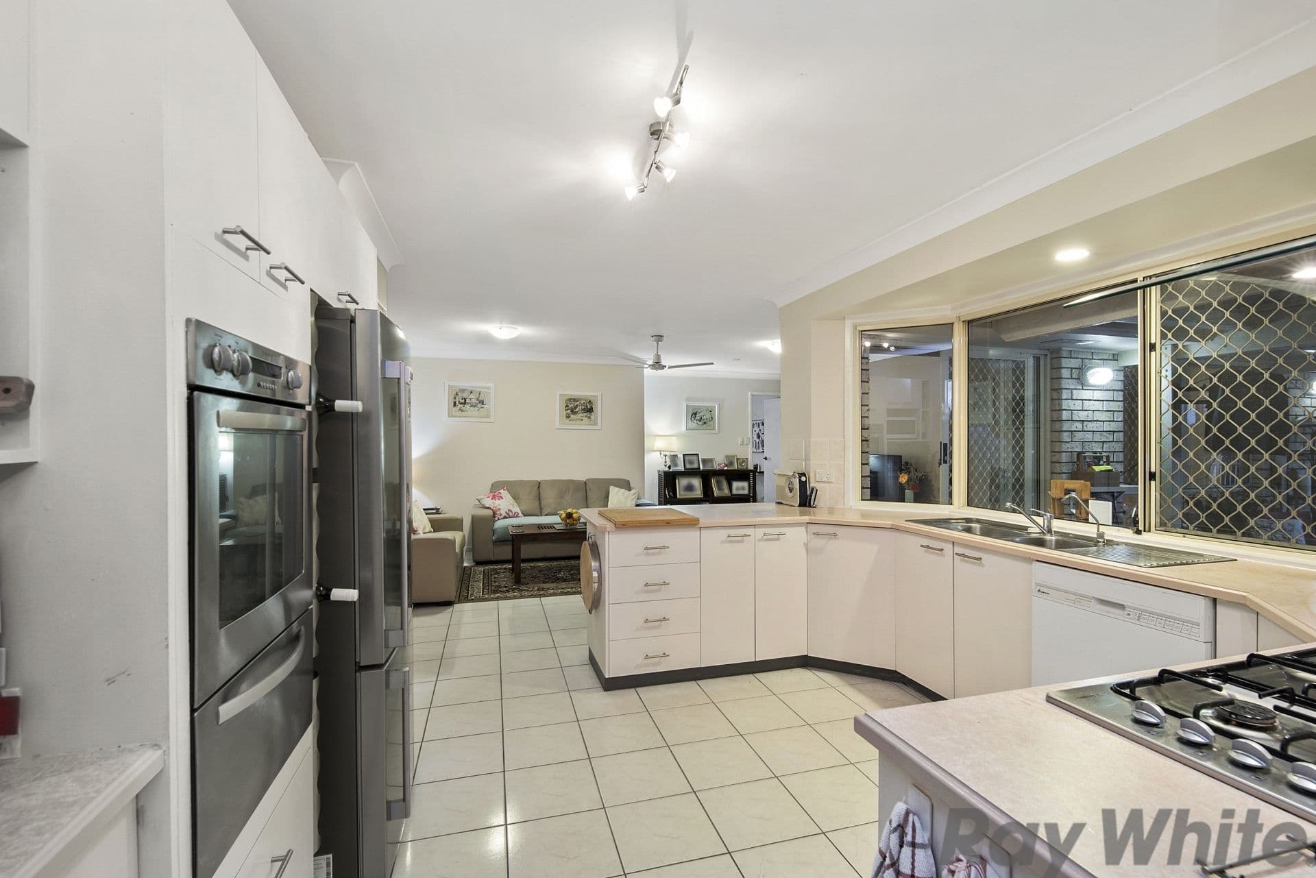 90 Phillip Parade, Deception Bay QLD 4508, Deception Bay - Thumbnail 2