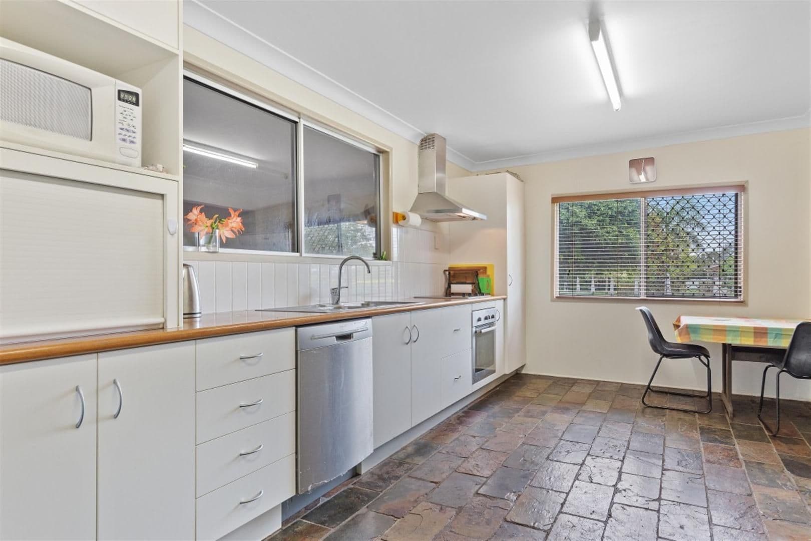 69 Somerset Road, Gracemere QLD 4702, Gracemere - Thumbnail 5